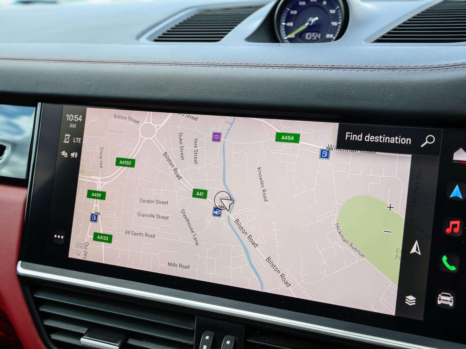 Porsche Cayenne view 24