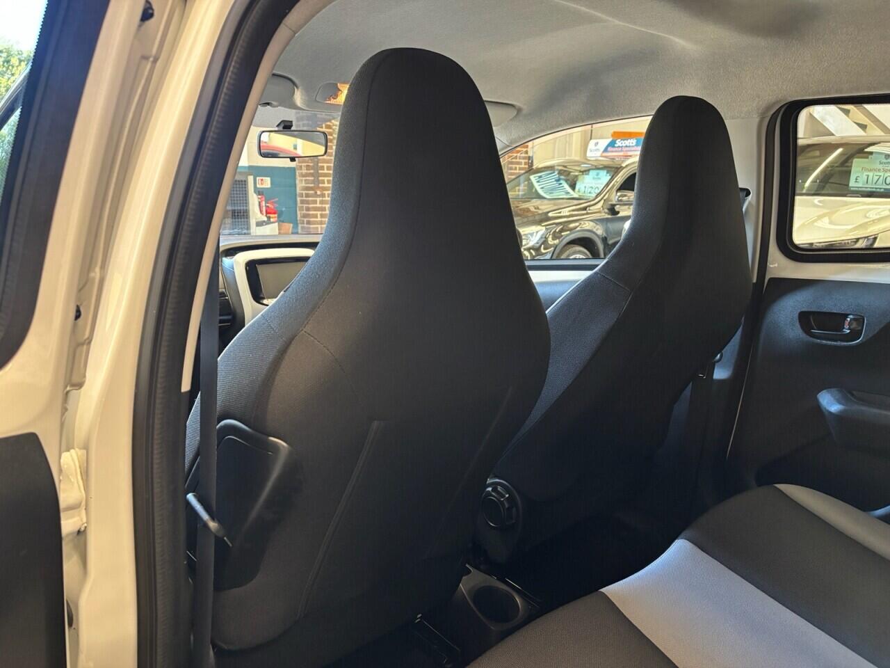 Toyota Aygo view 21