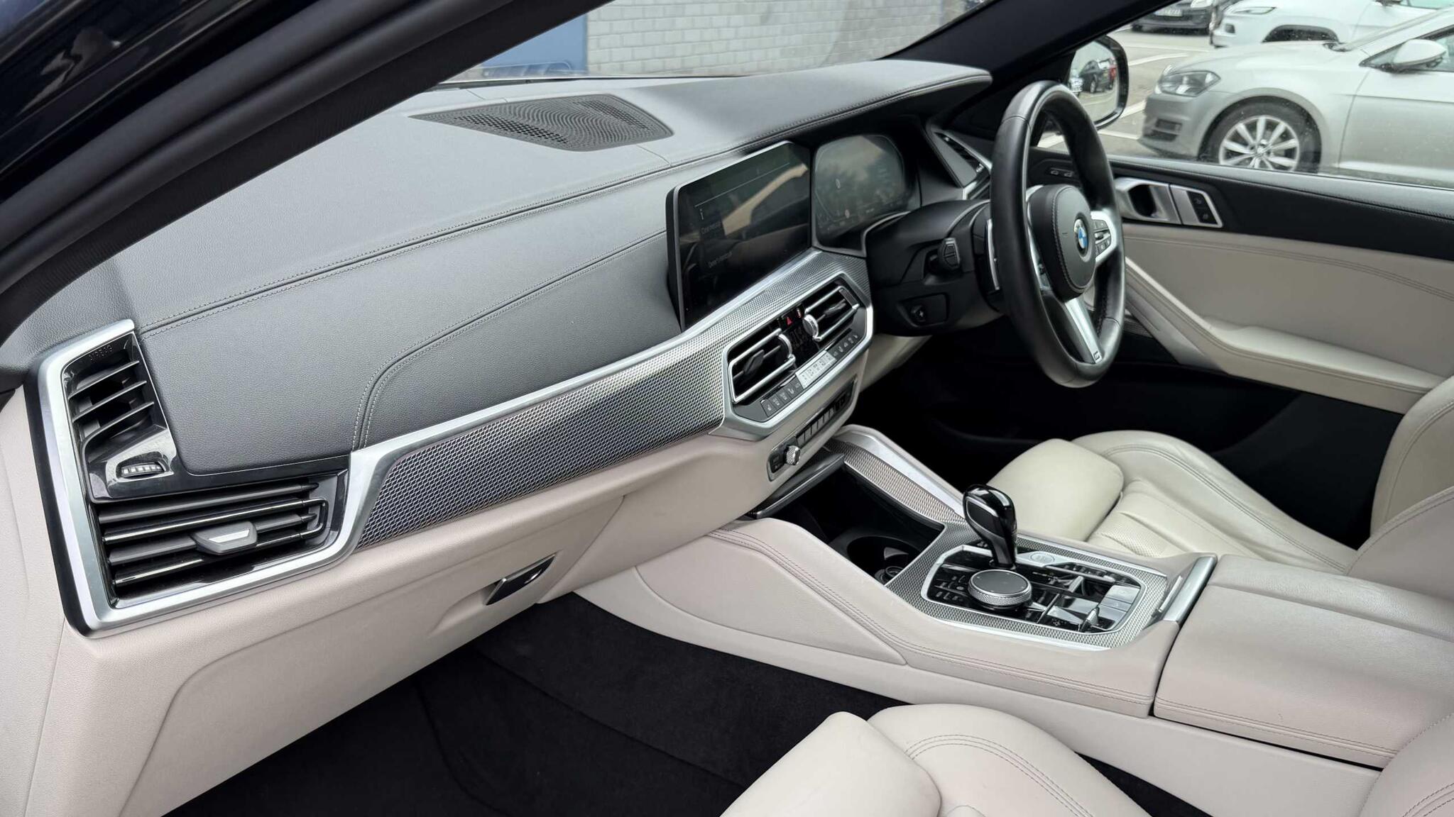 BMW X6 view 6