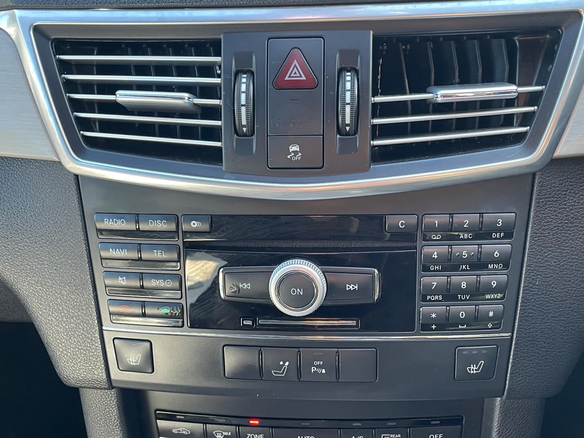 Mercedes-Benz E-Class view 36