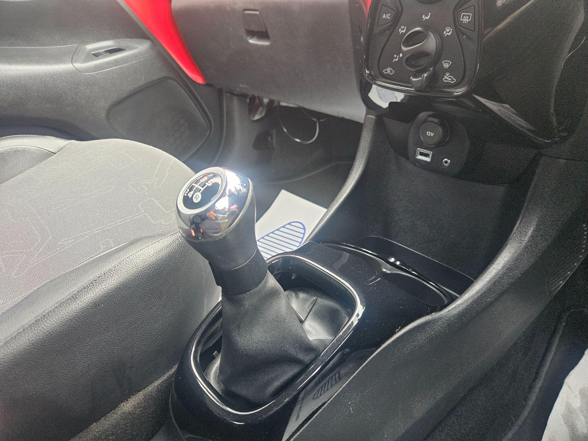 2015 Toyota AYGO image 36