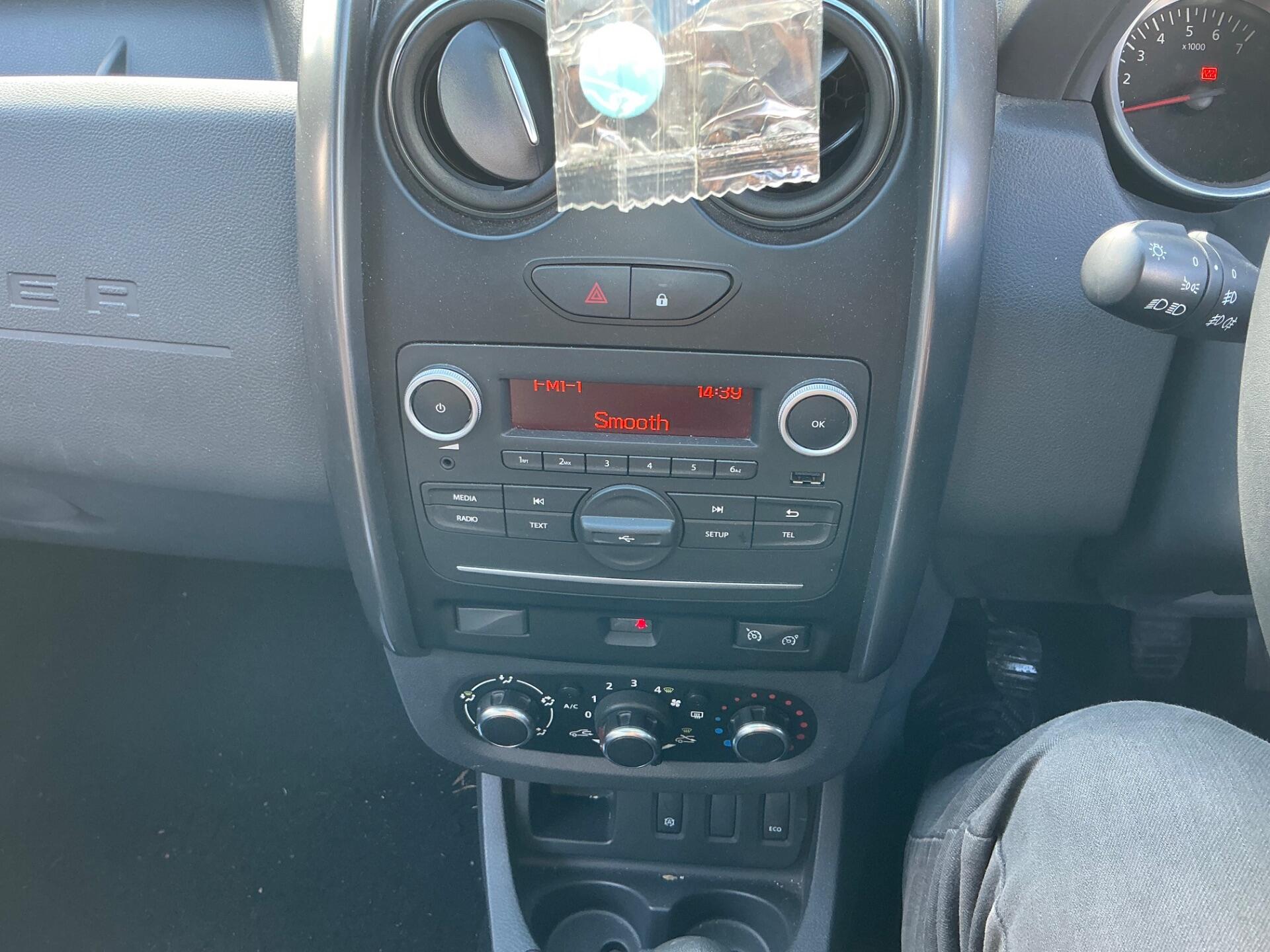 Dacia Duster view 5