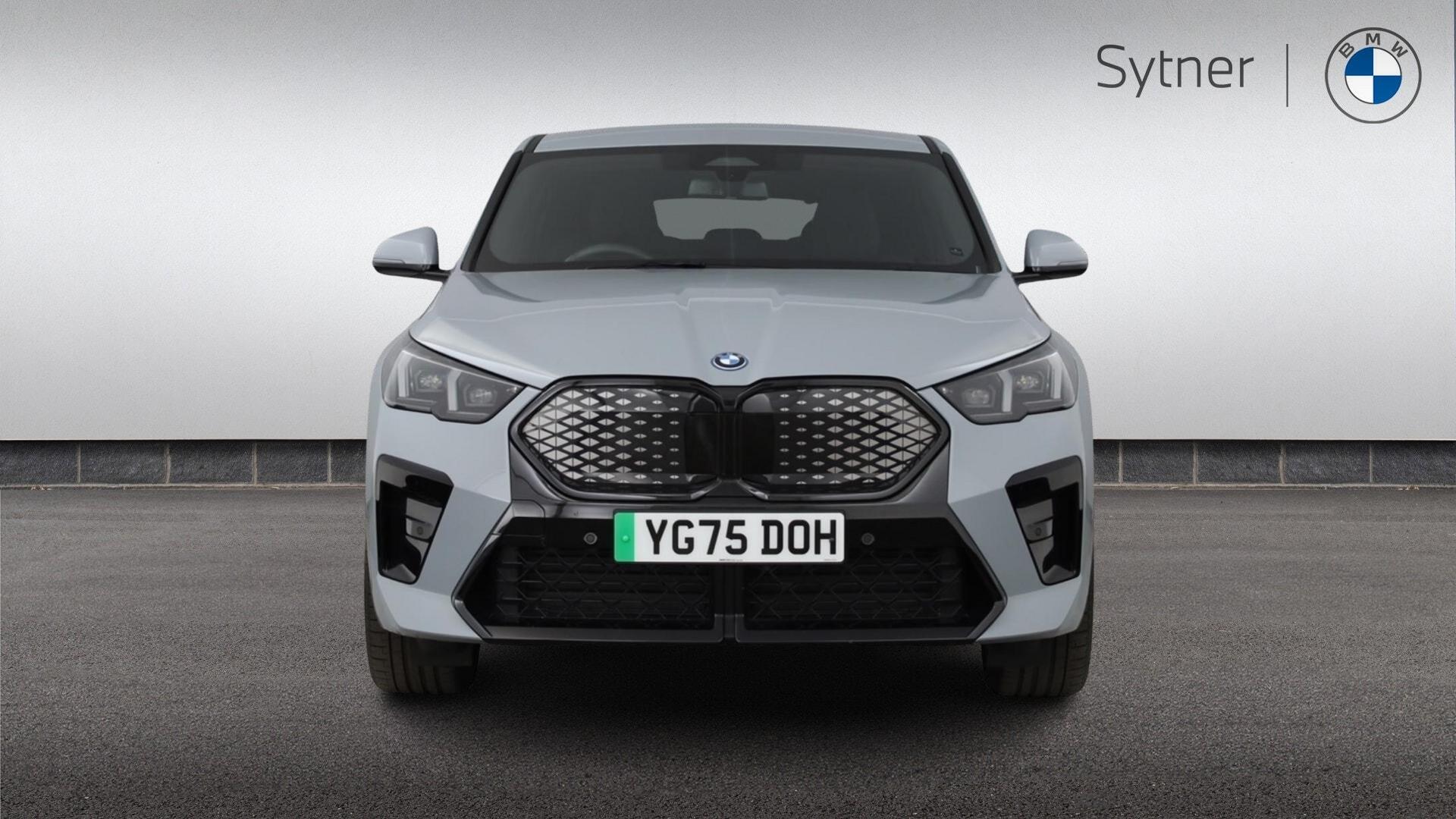 BMW Ix2 view 16