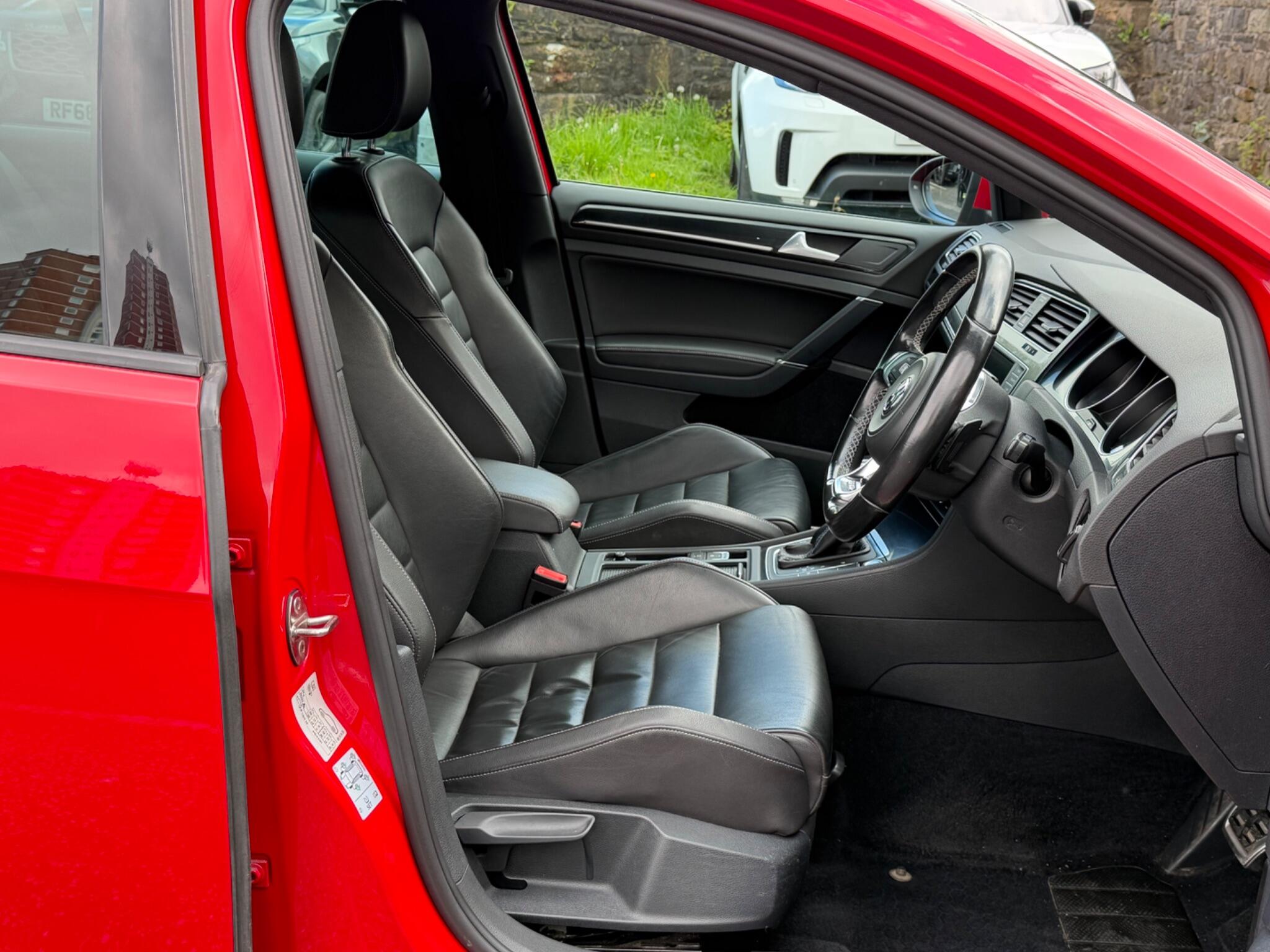 Volkswagen Golf view 14