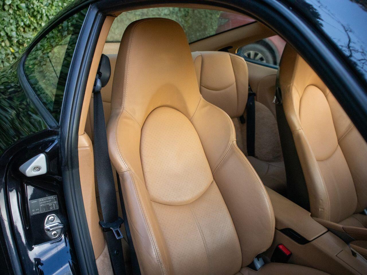 Porsche 911 view 45