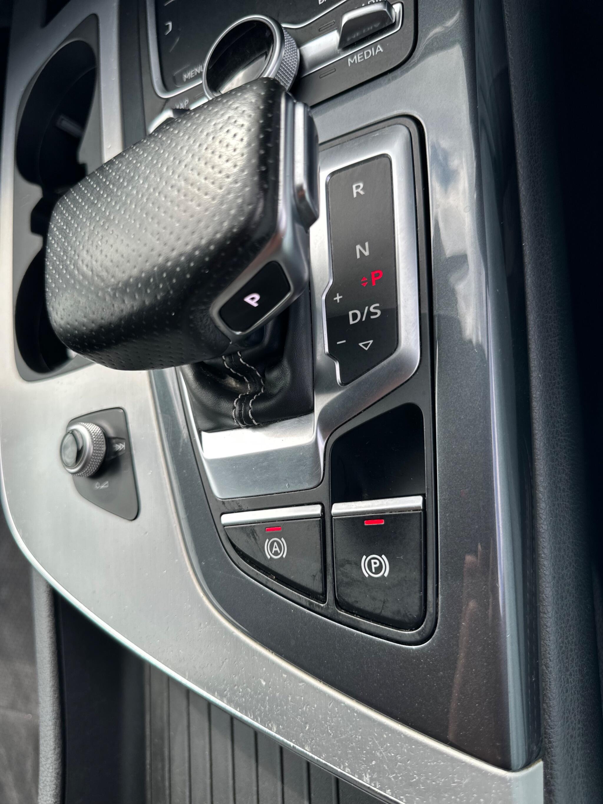 Audi Q7 view 22
