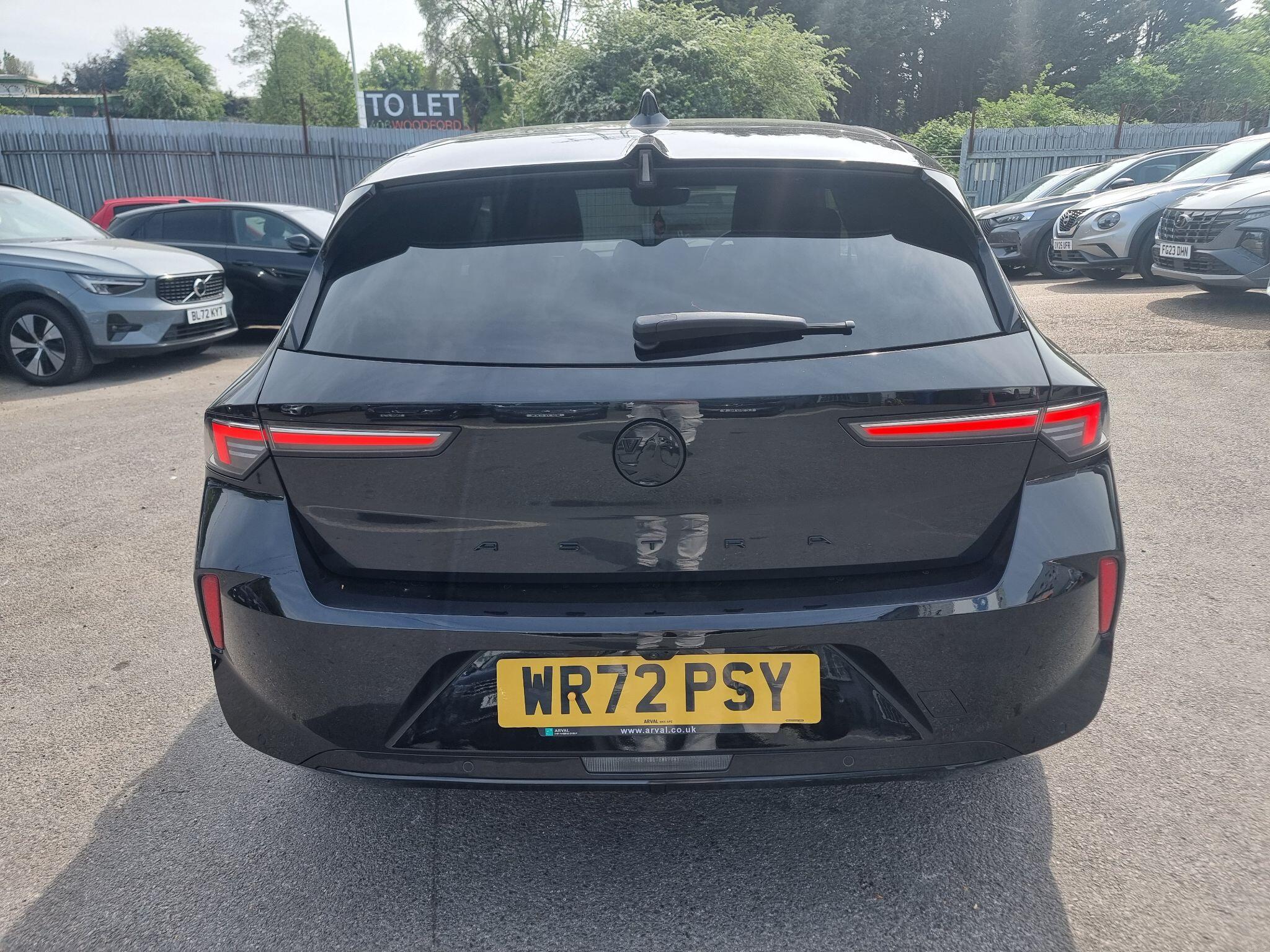 Vauxhall Astra view 4