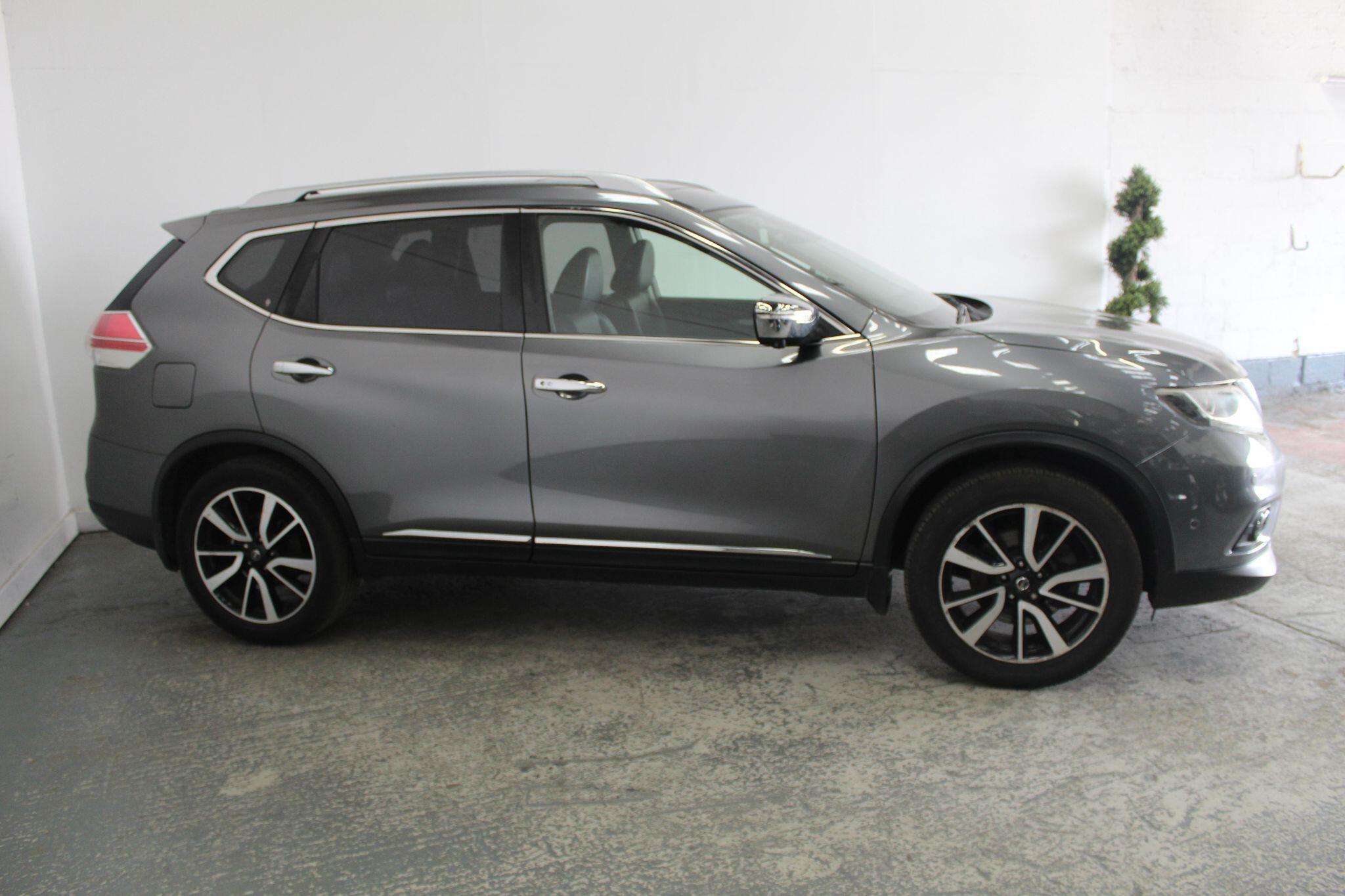 Nissan X-Trail view 4
