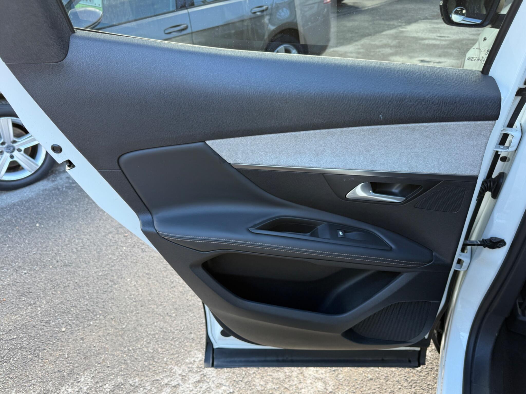 Peugeot 3008 - Image 55