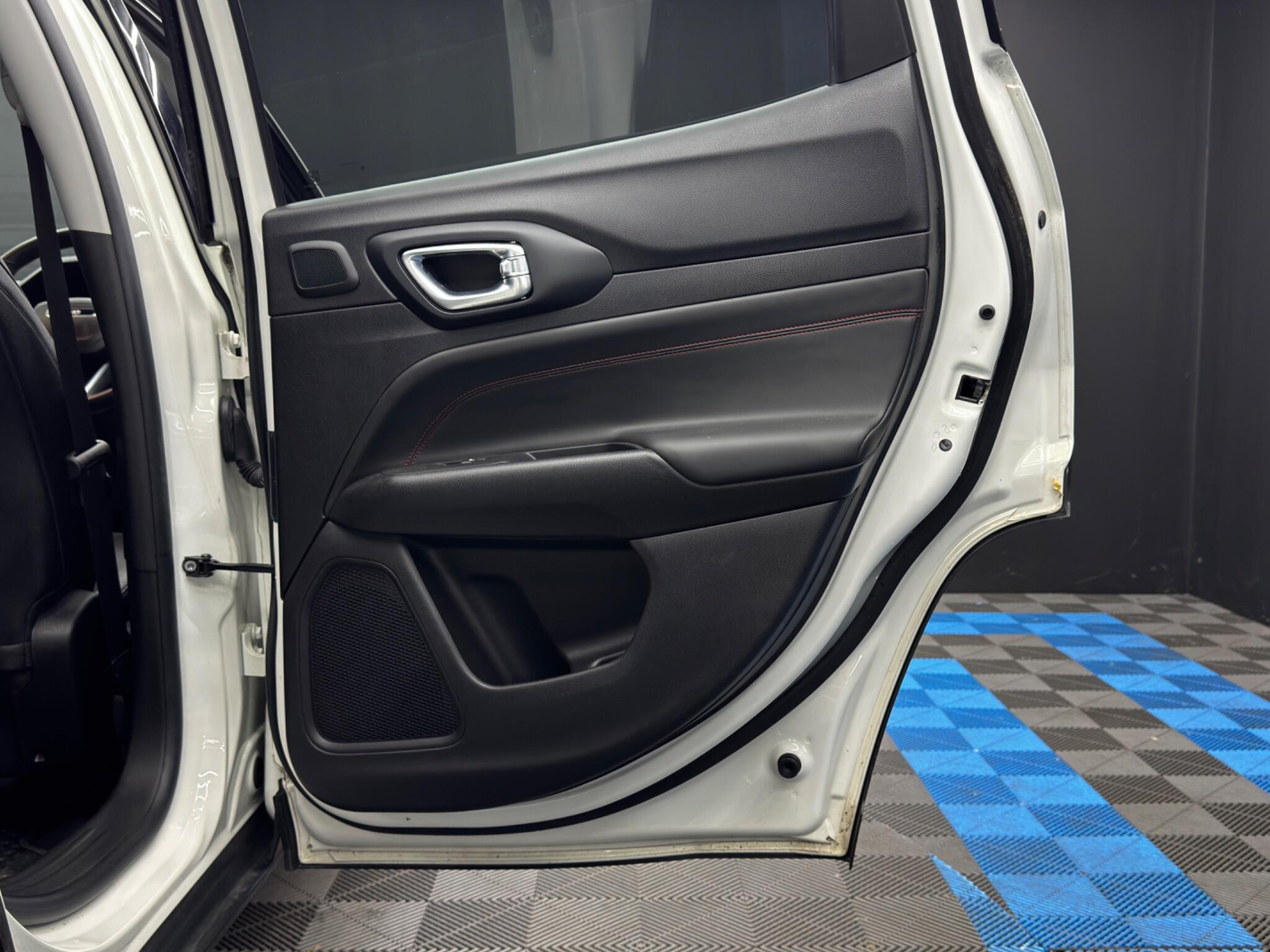 Jeep Compass view 41