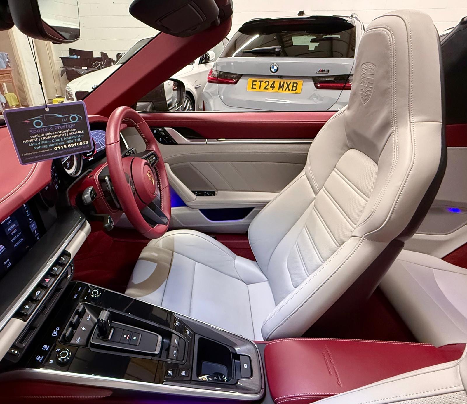 Porsche 911 view 24