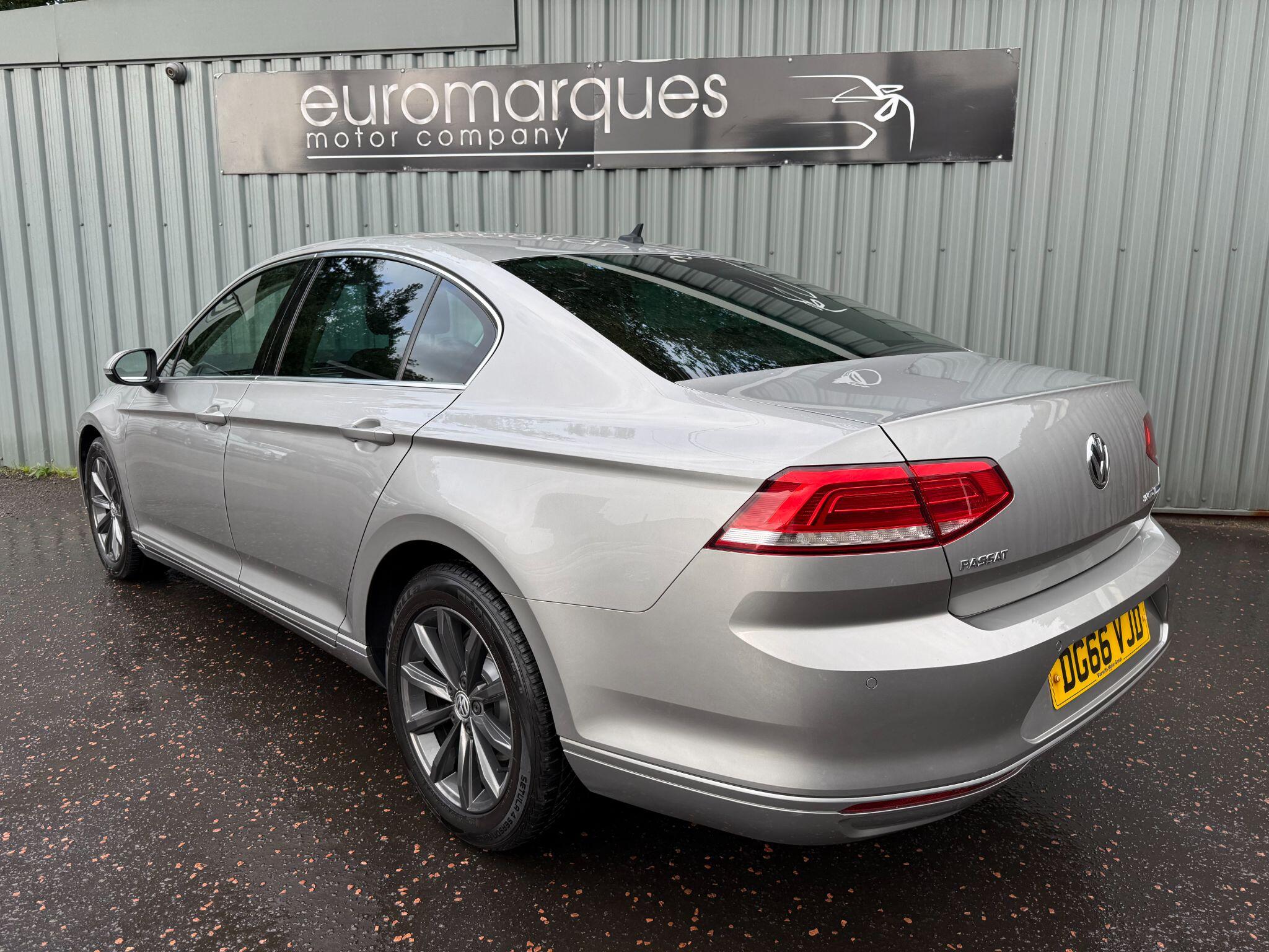 Volkswagen Passat view 7
