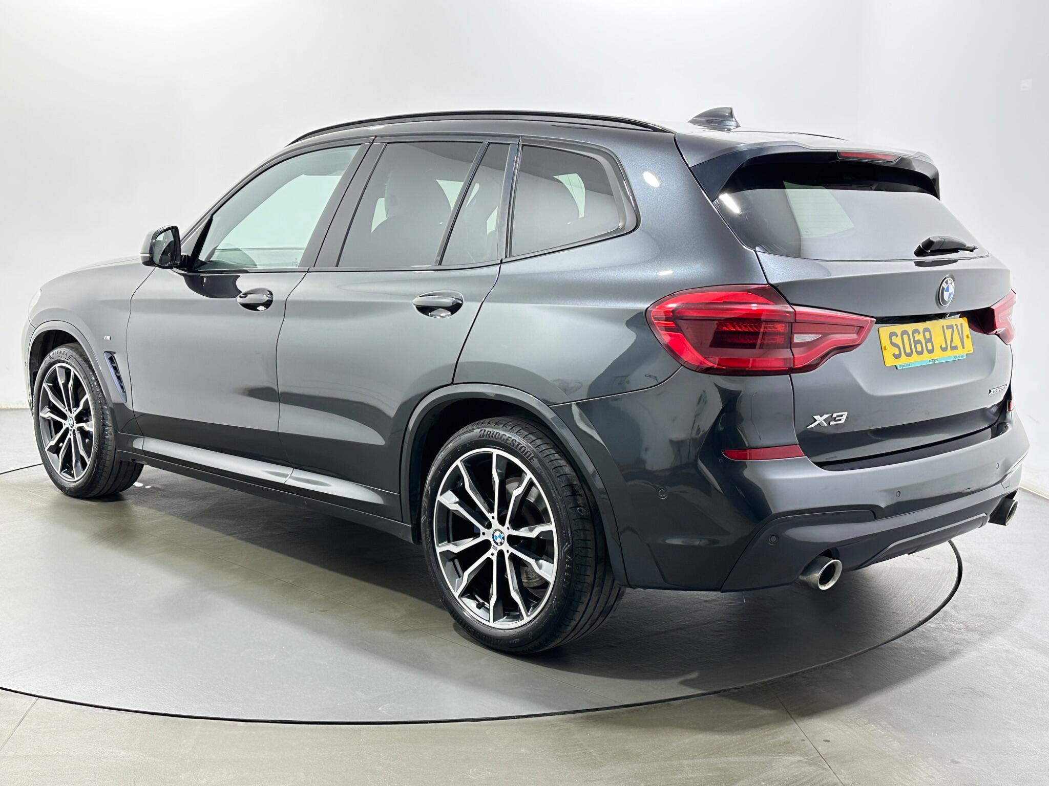 BMW X3 view 6
