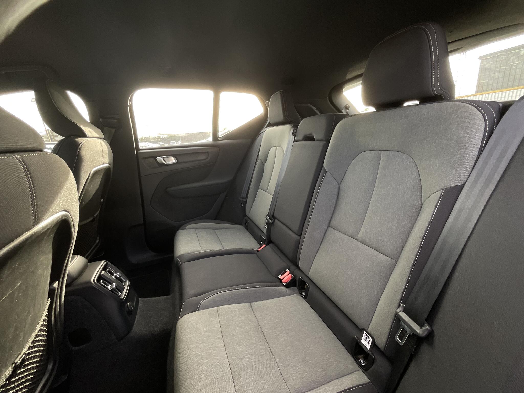 Volvo XC40 view 11