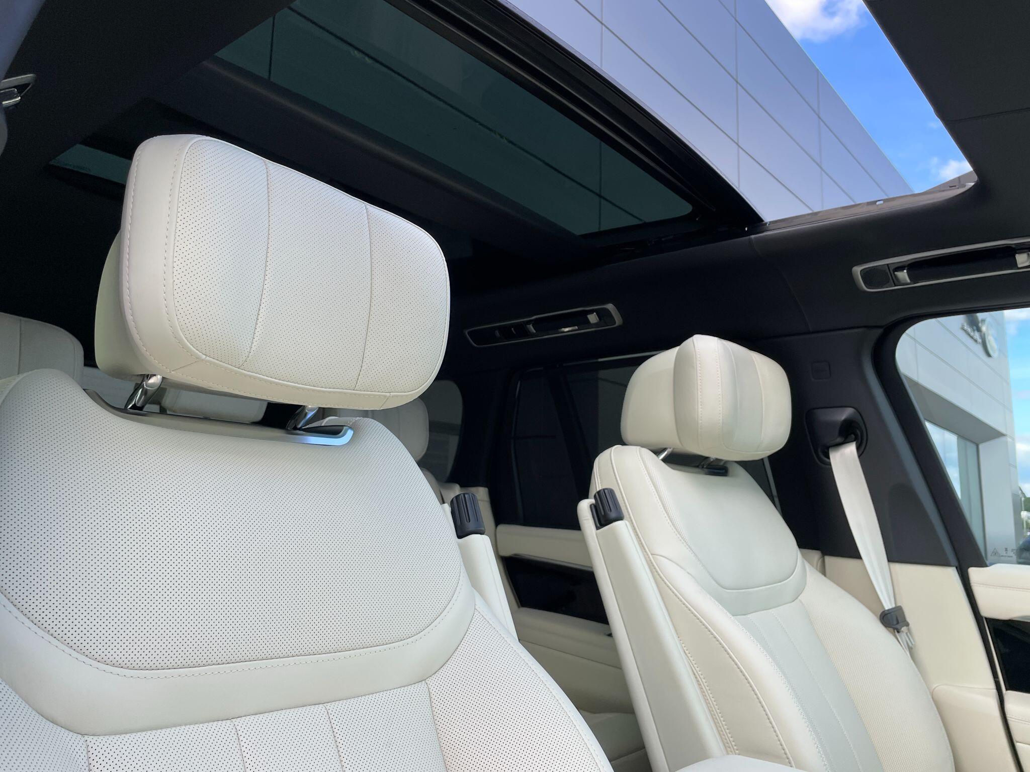 Land Rover Range Rover view 10