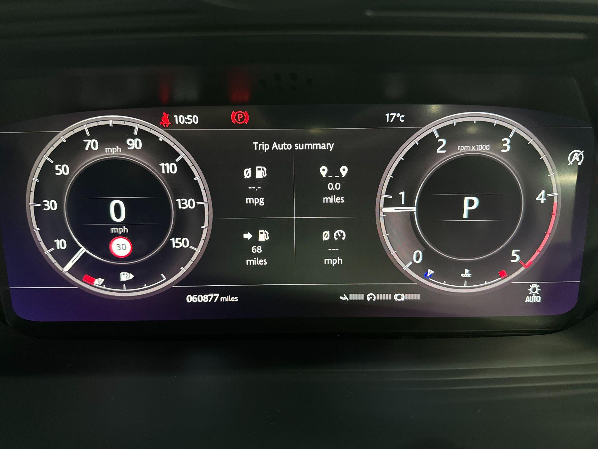 Land Rover Discovery Sport view 34