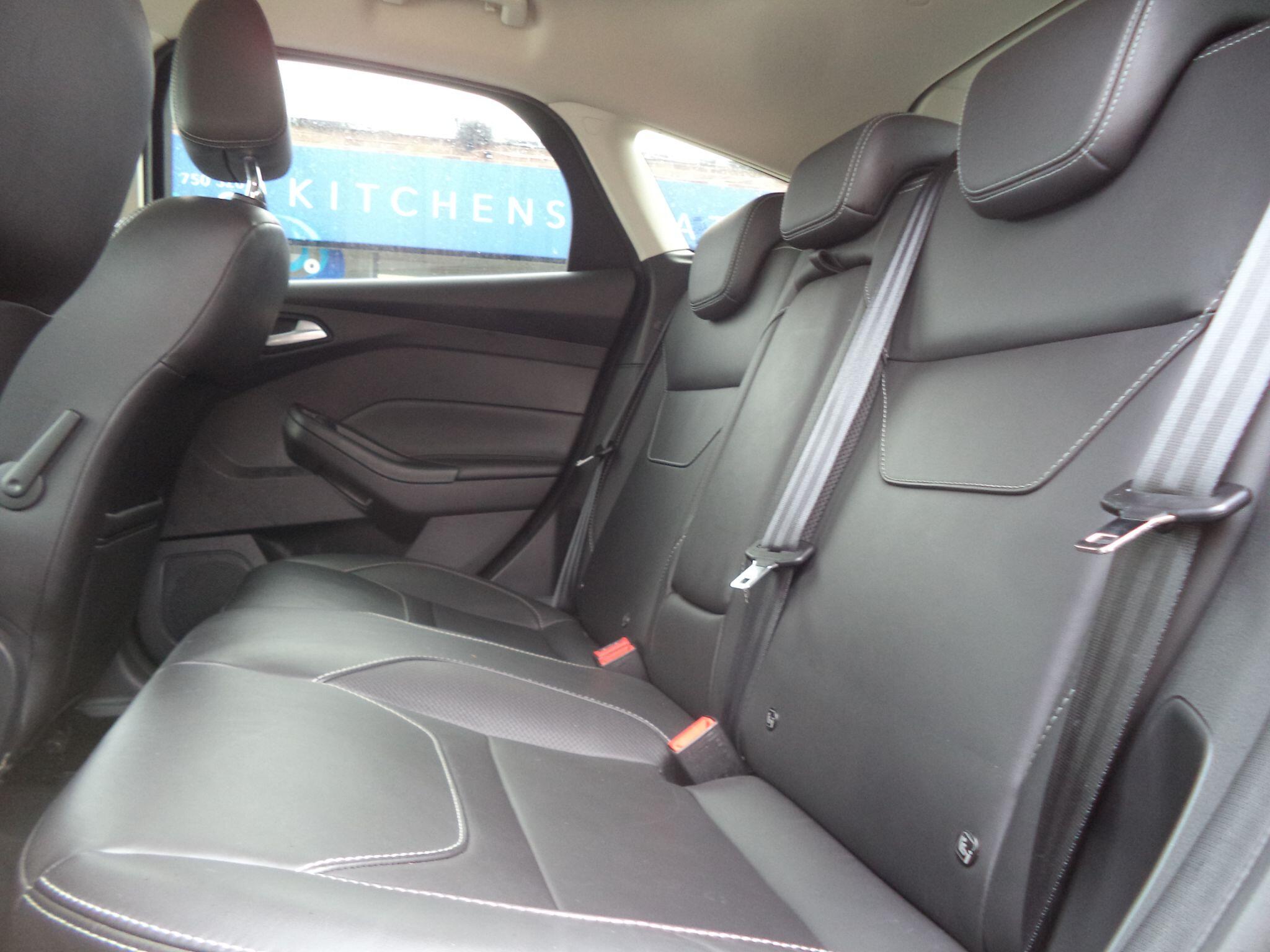 Ford Focus view 37