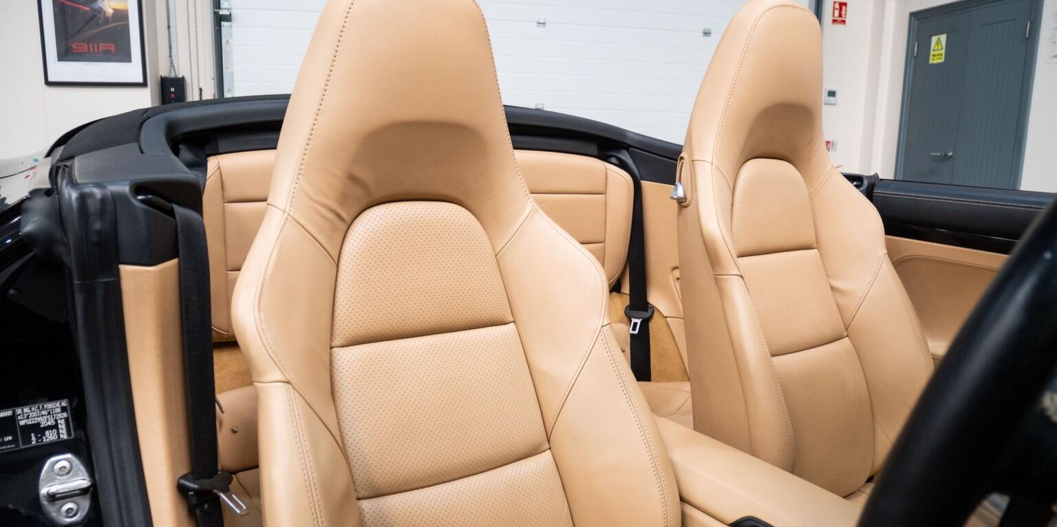 Porsche 911 view 15