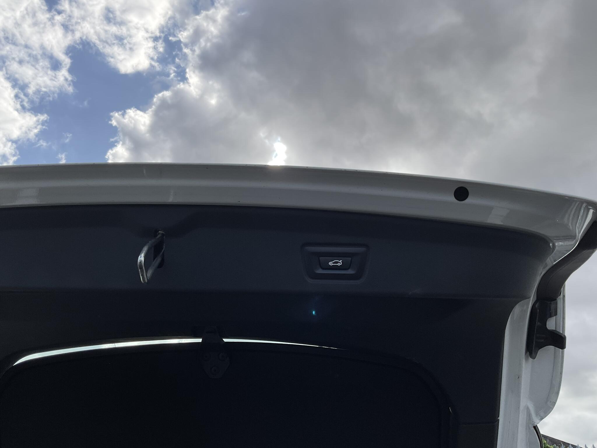 BMW I4 view 25