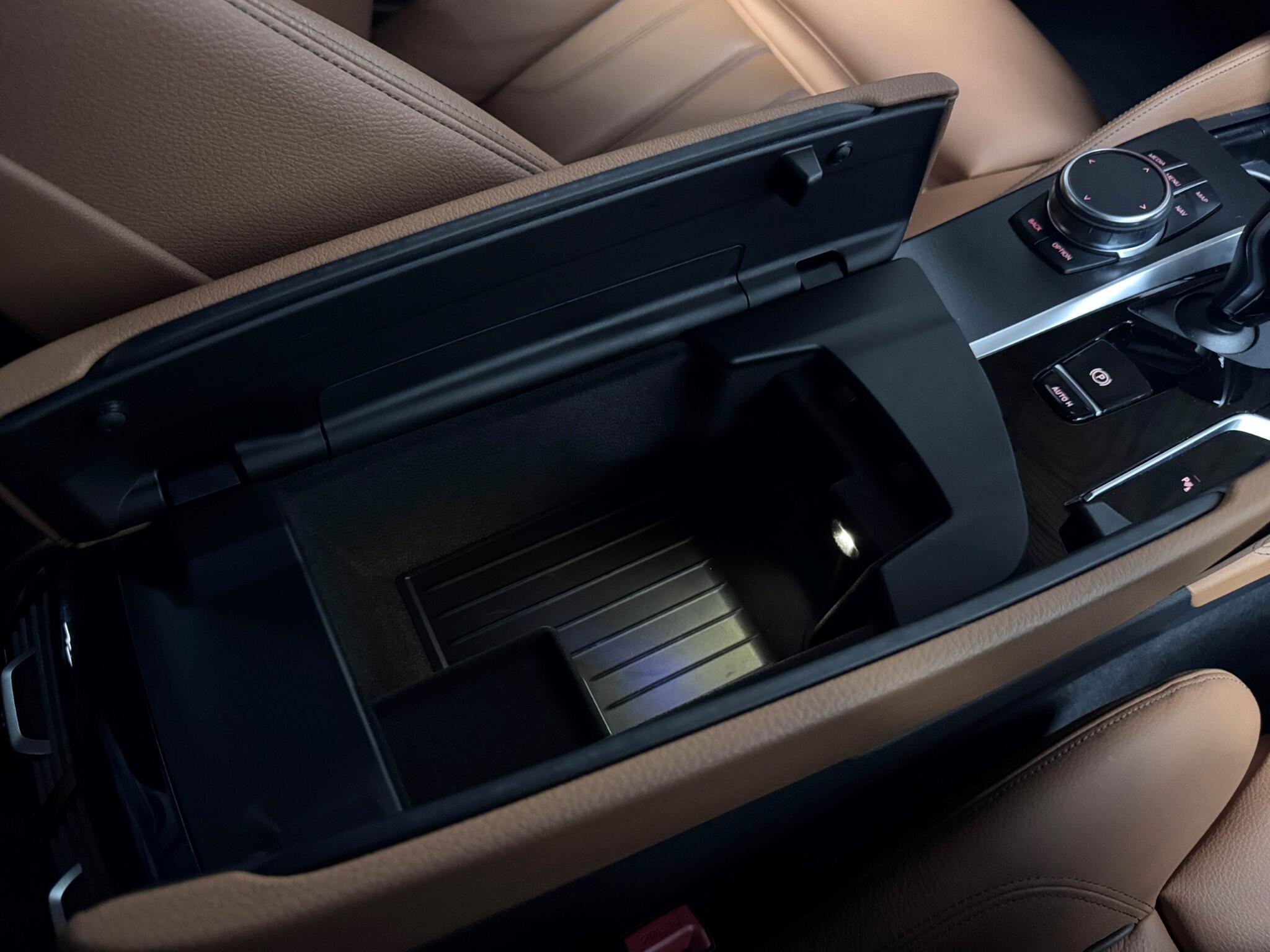 BMW 5 Series view 32
