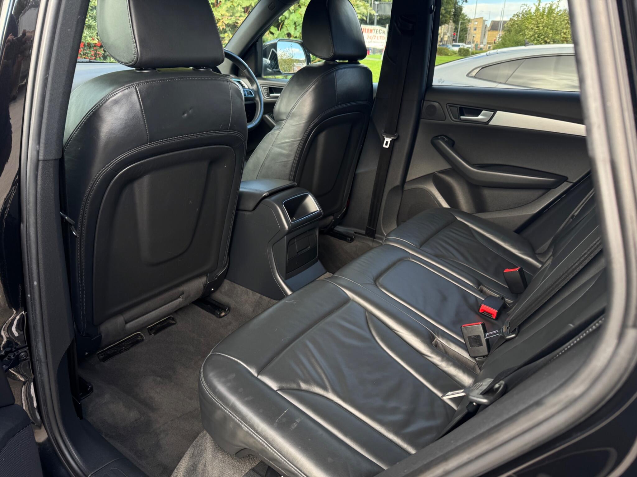 Audi Q5 view 26