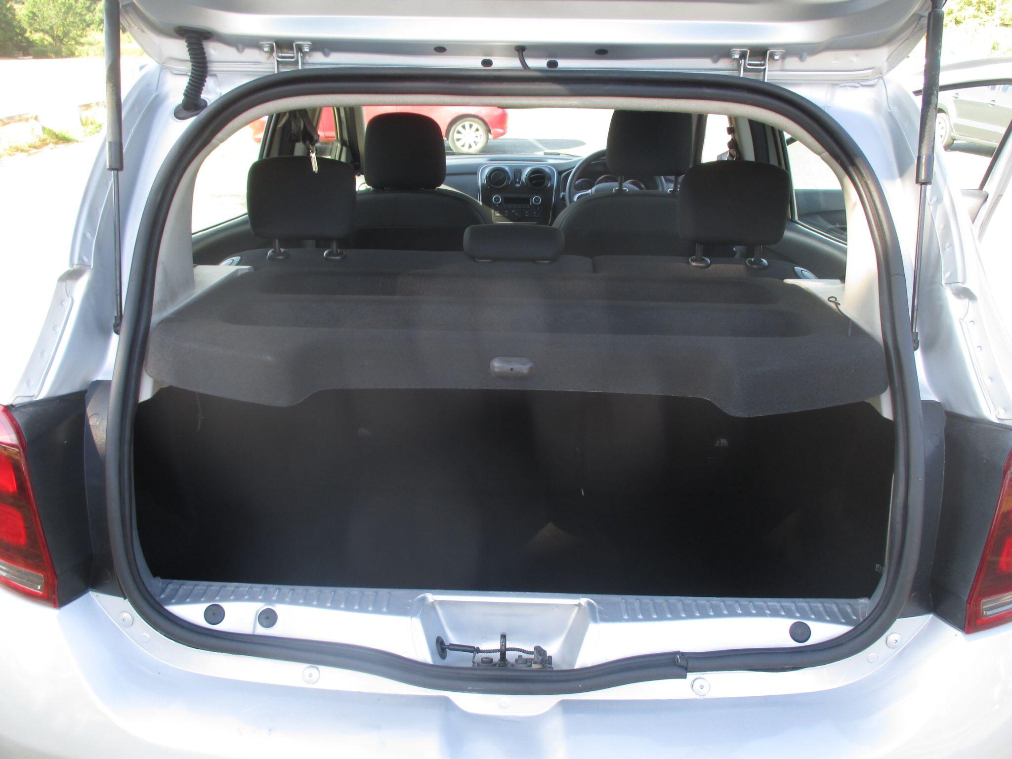 Dacia Sandero view 27