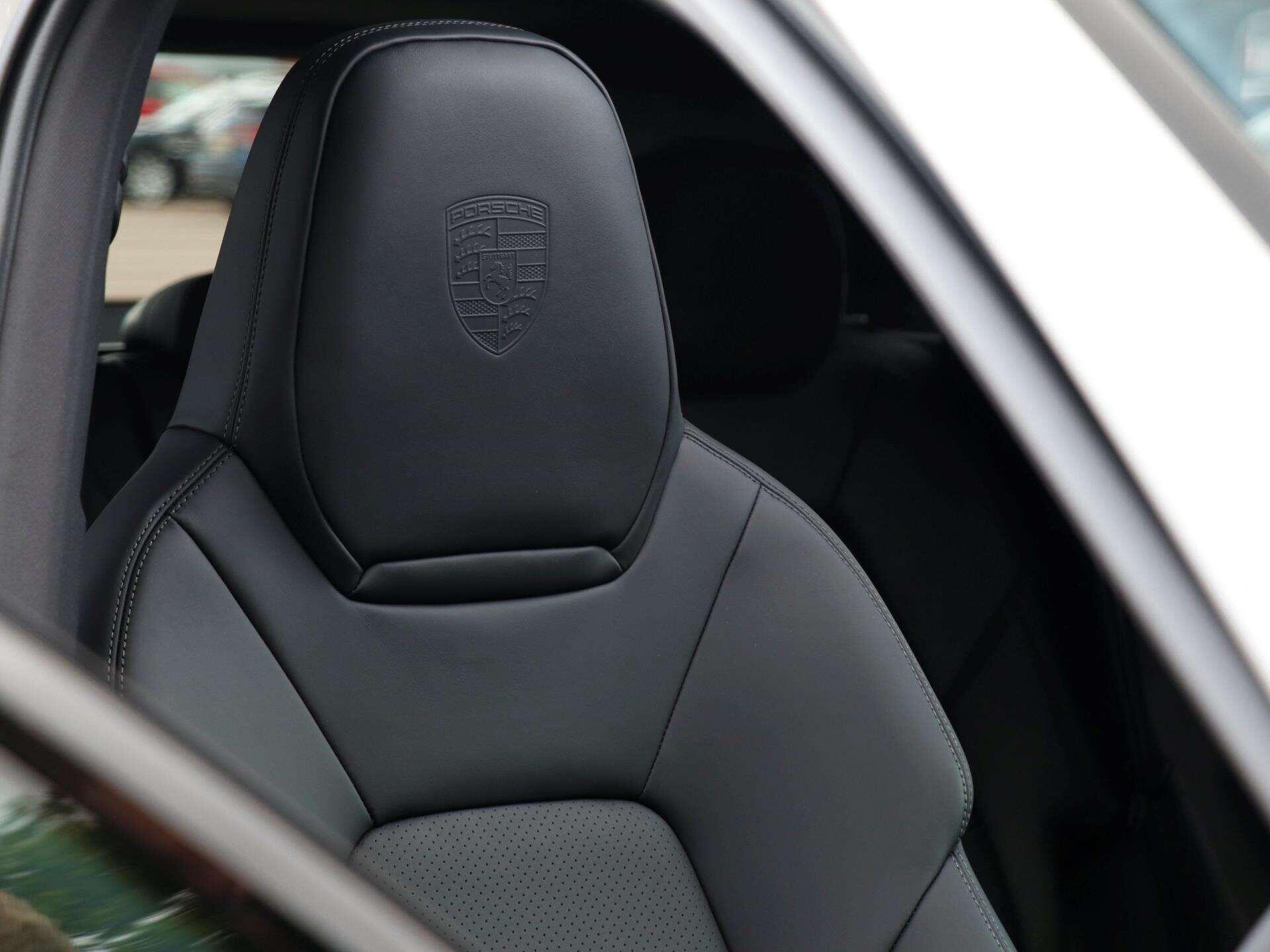 Porsche Cayenne view 24