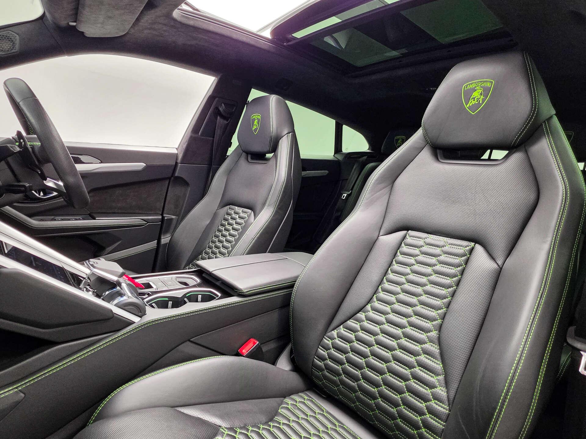 Lamborghini Urus view 2