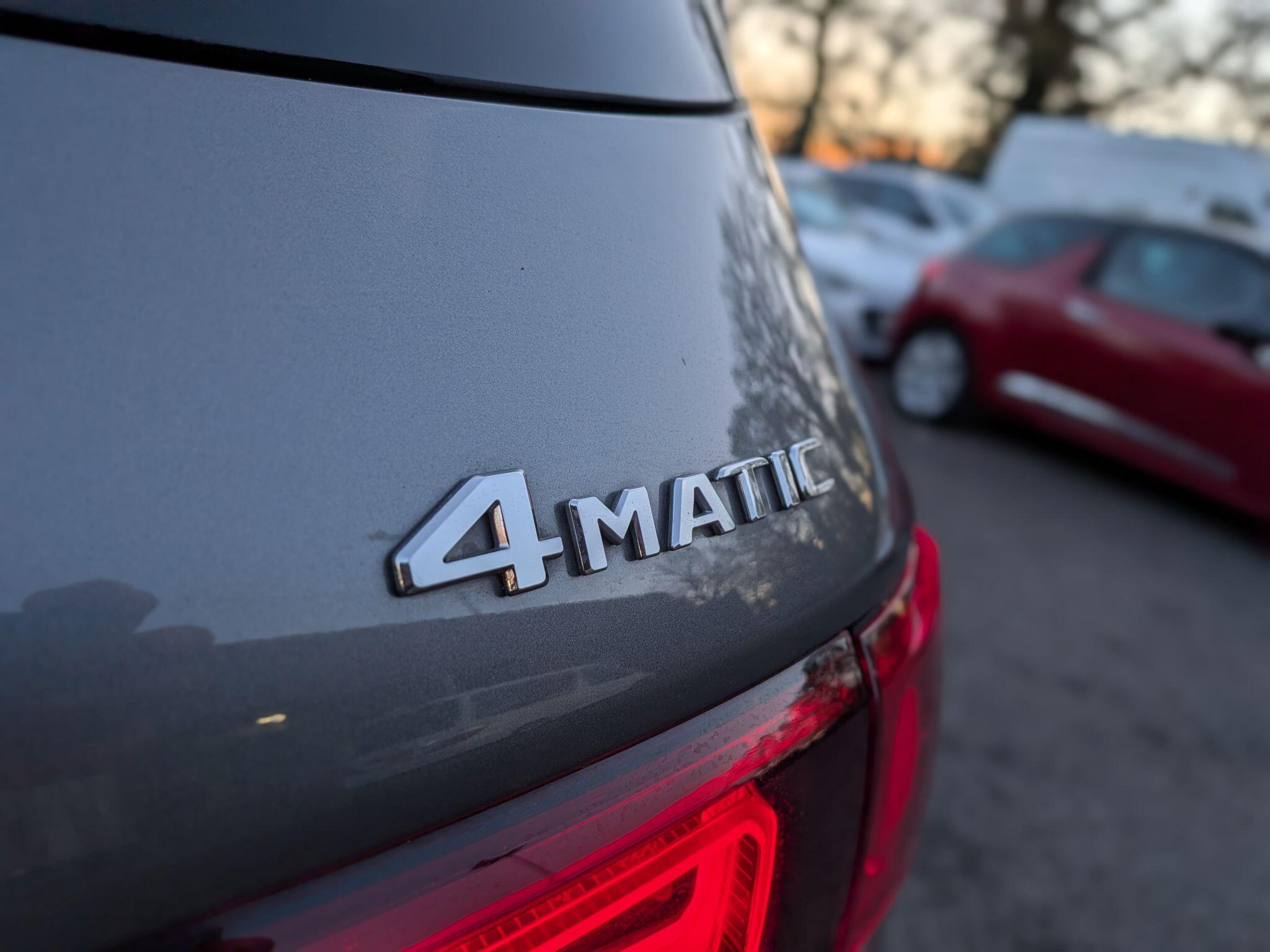 Mercedes-Benz GLB view 17
