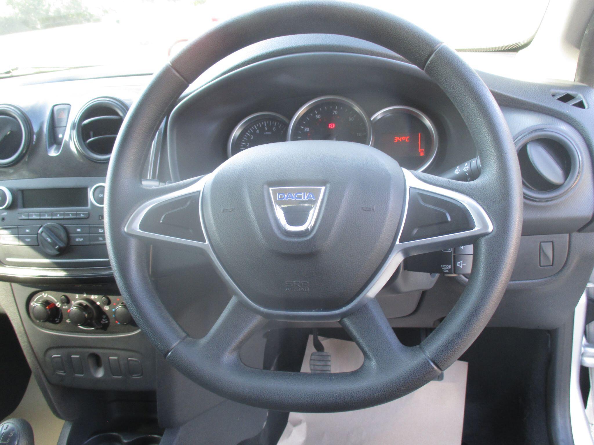 Dacia Sandero view 35