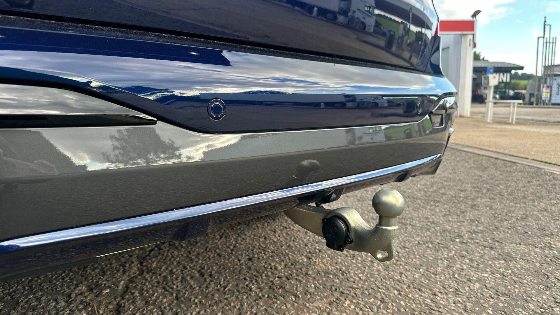 BMW X7 view 26