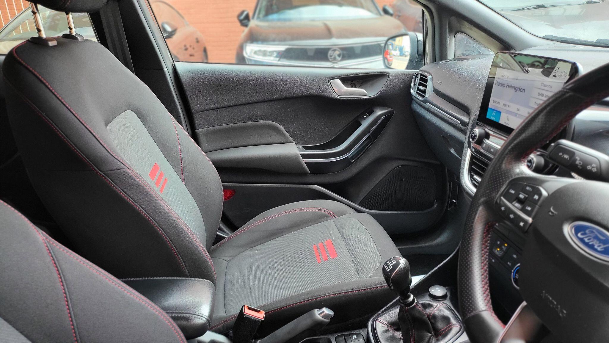 Ford Fiesta view 14