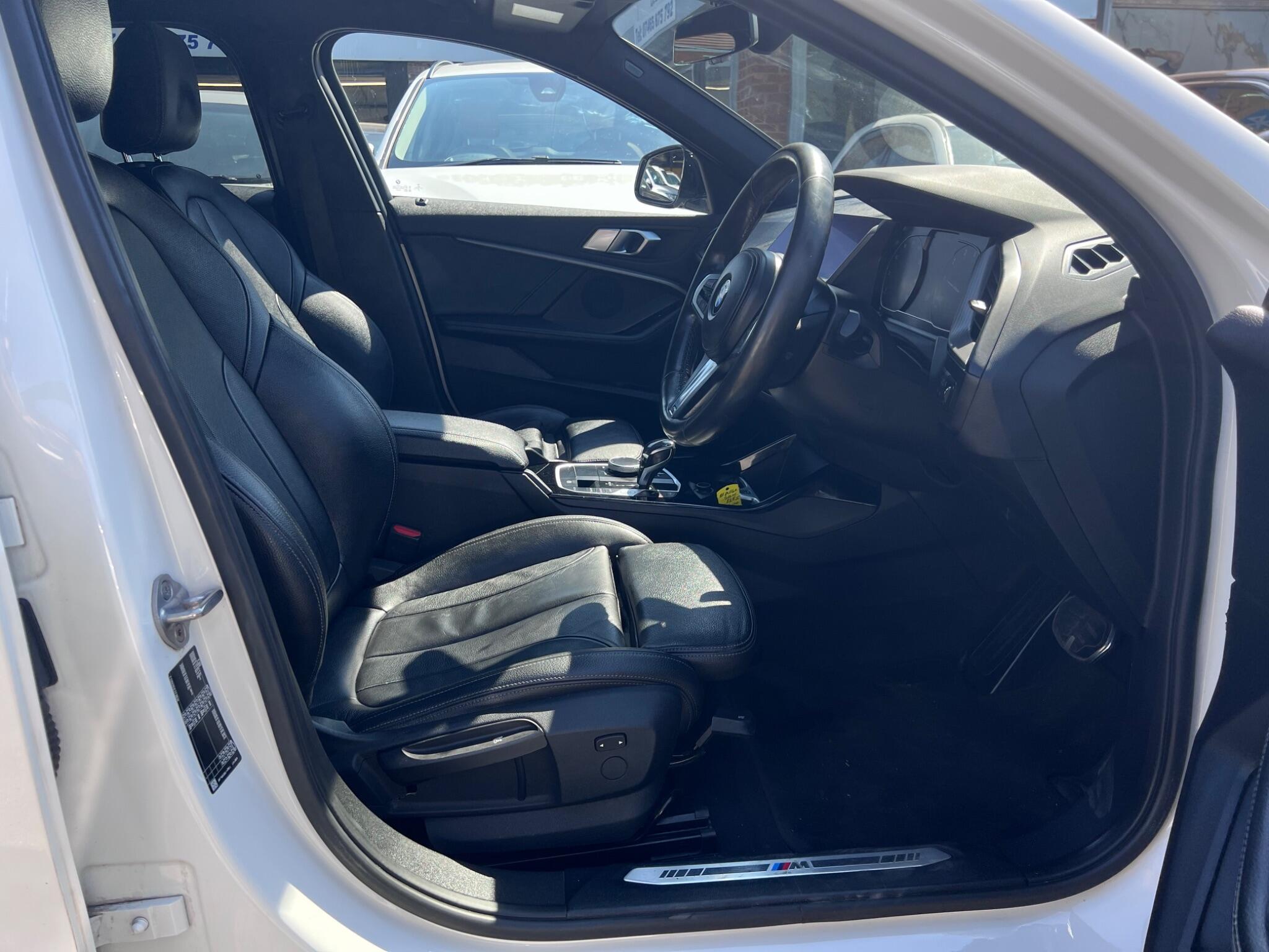 BMW 1 Series view 17