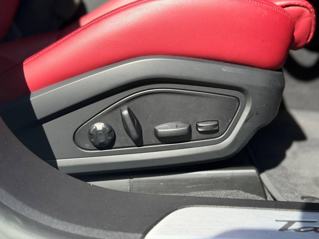 Porsche Taycan view 12
