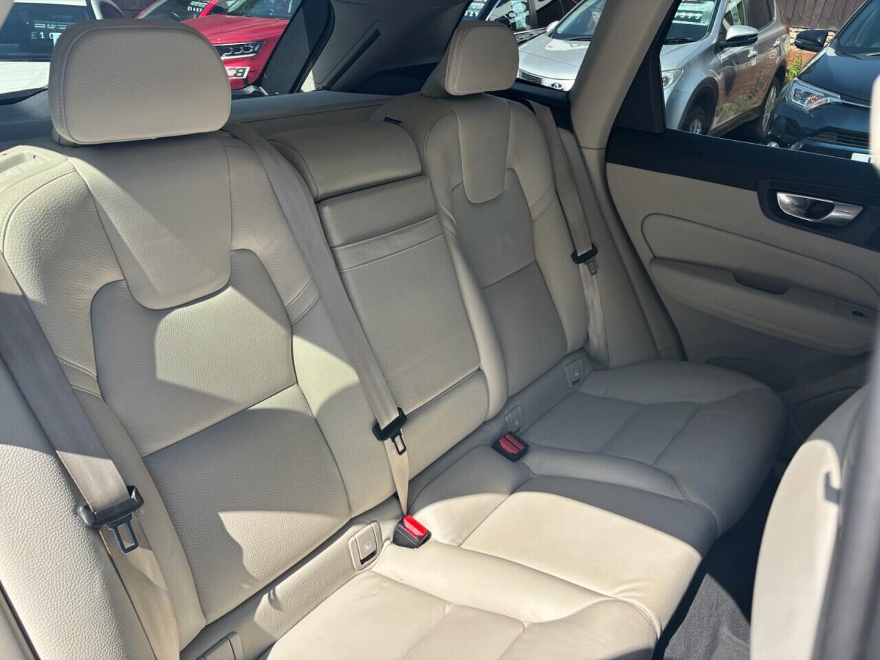 Volvo XC60 view 13