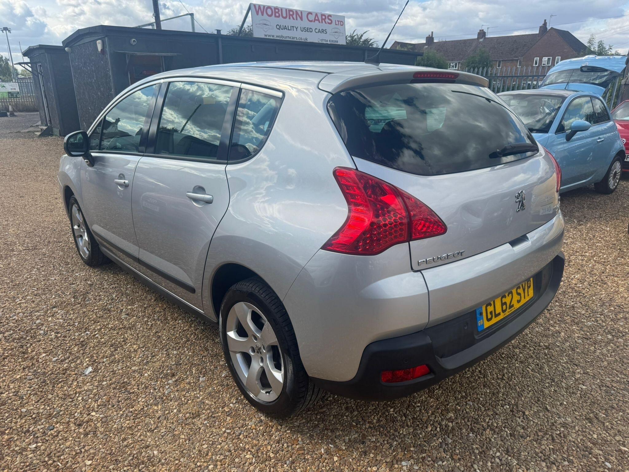 Peugeot 3008 view 4