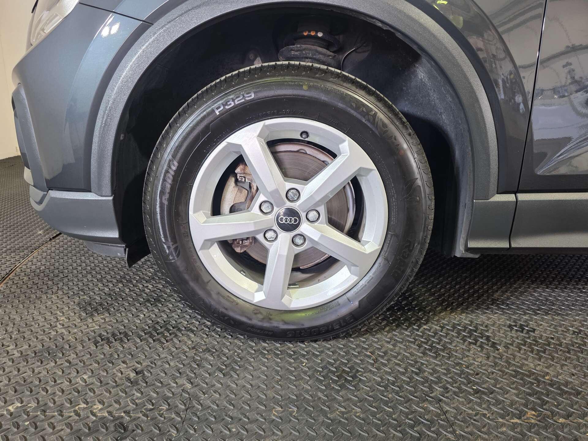 Audi Q2 view 59