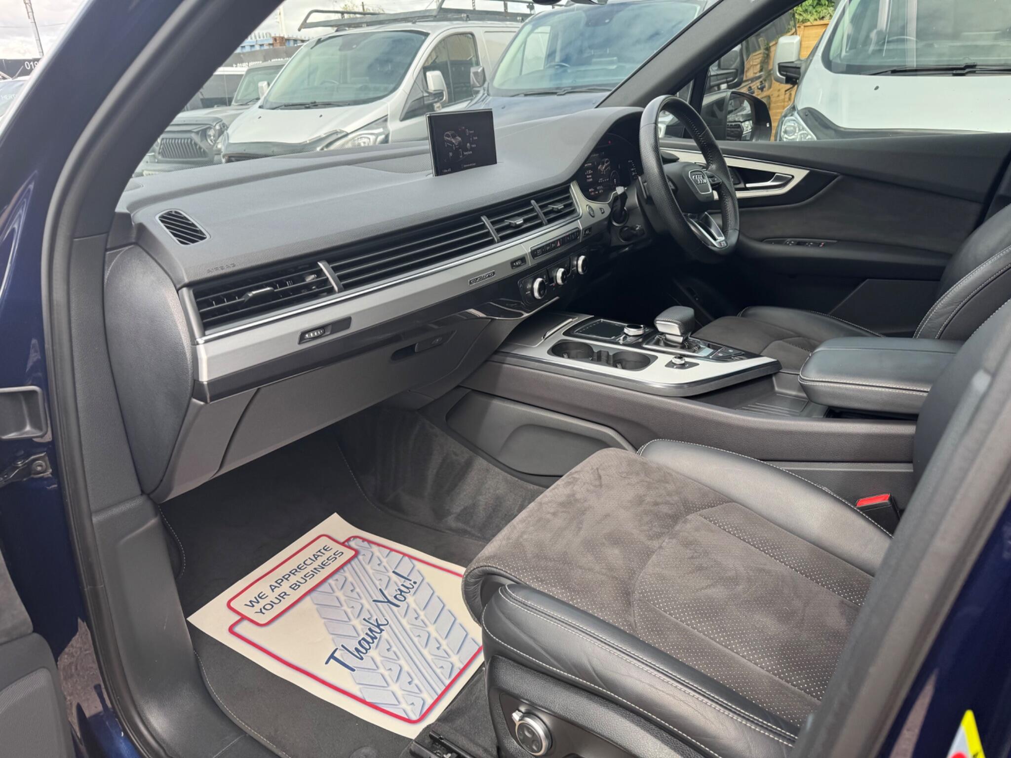 Audi Q7 view 61