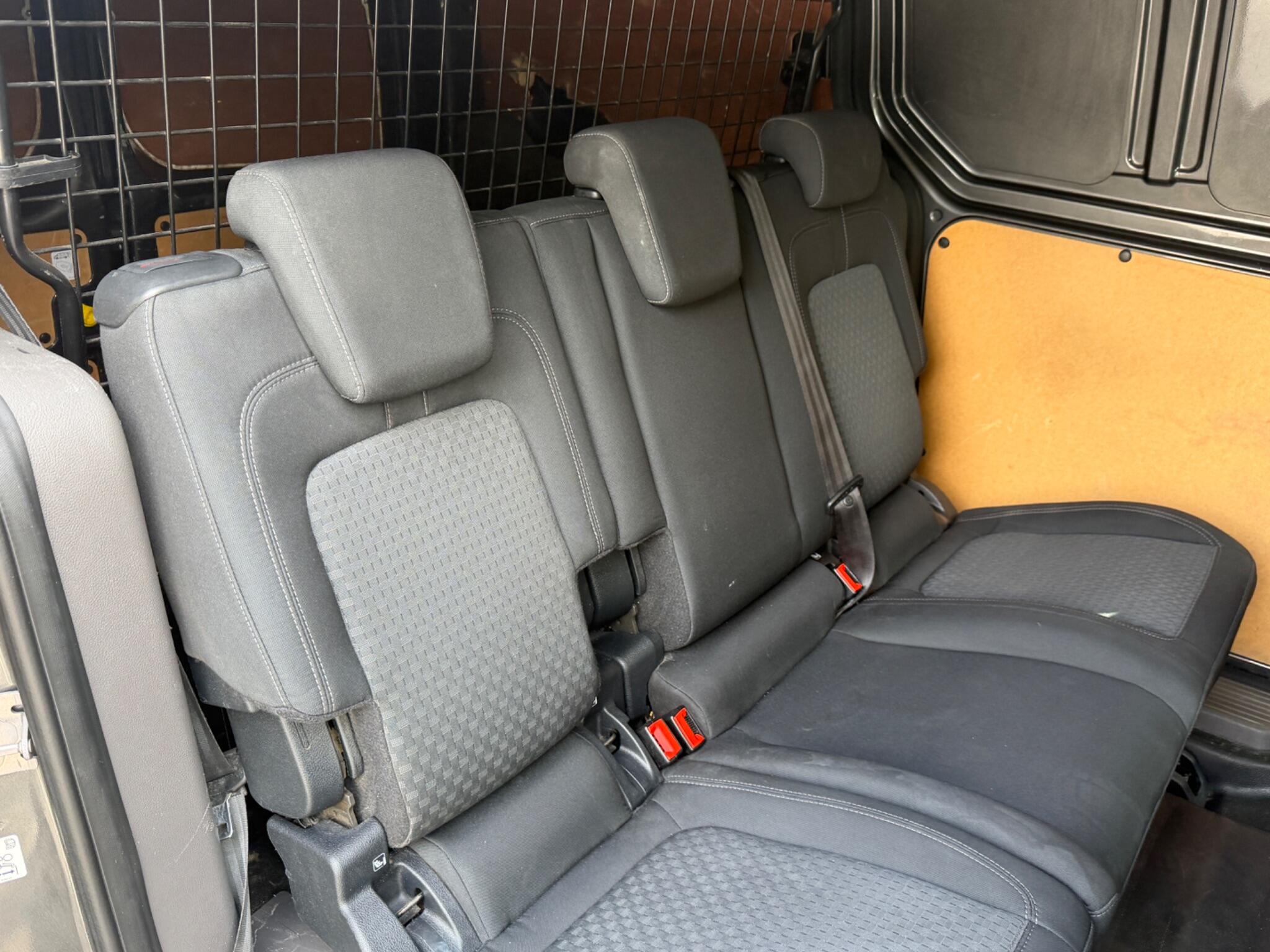 Ford Transit Connect view 7