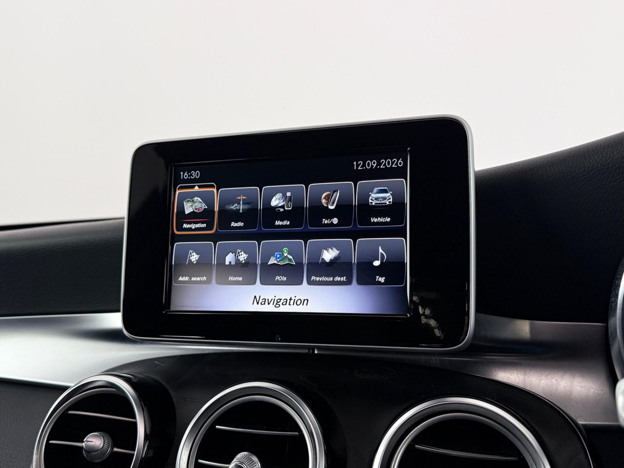 Mercedes-Benz GLC view 27