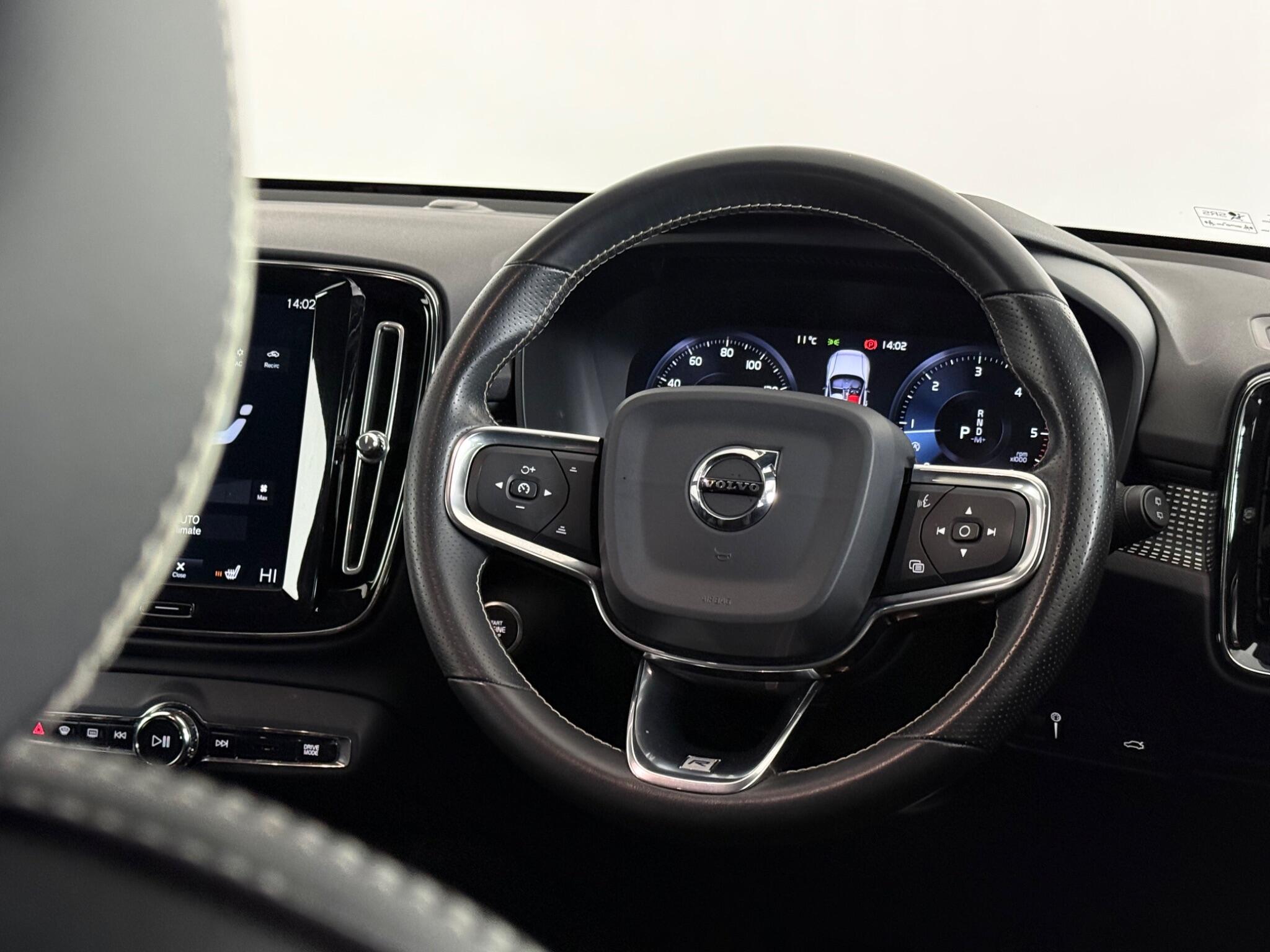 Volvo XC40 view 21