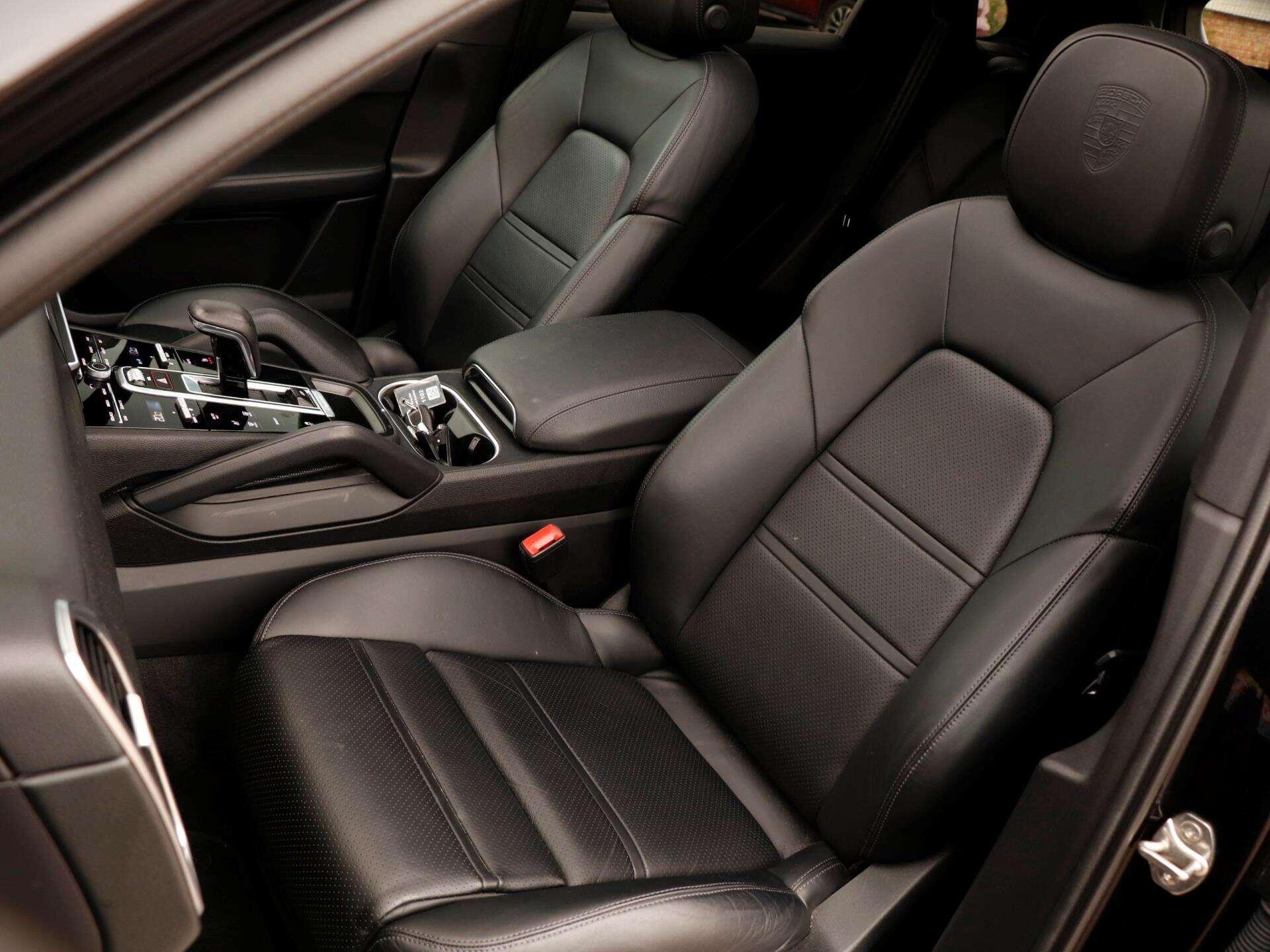 Porsche Cayenne view 23