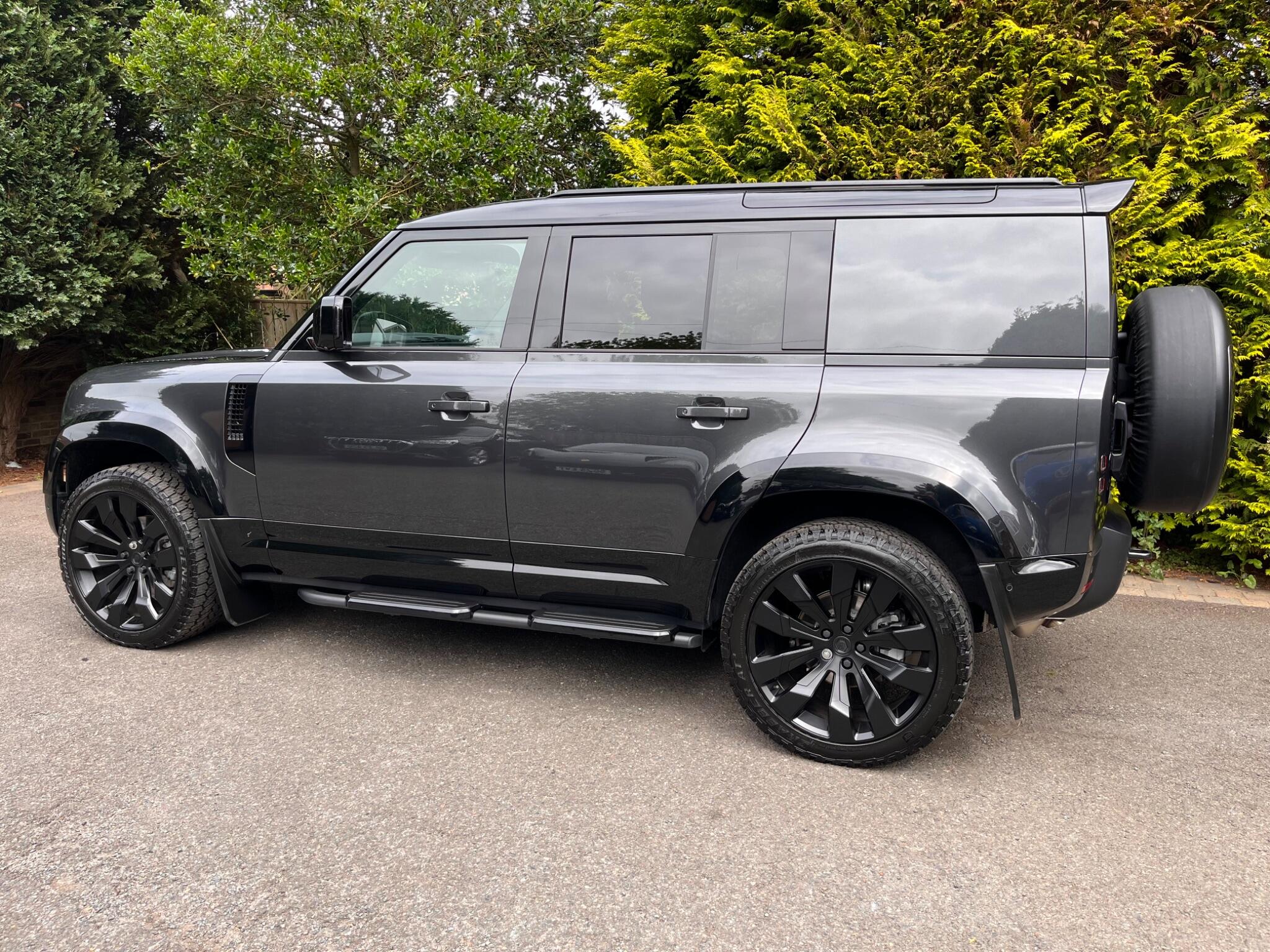Land Rover Defender view 9