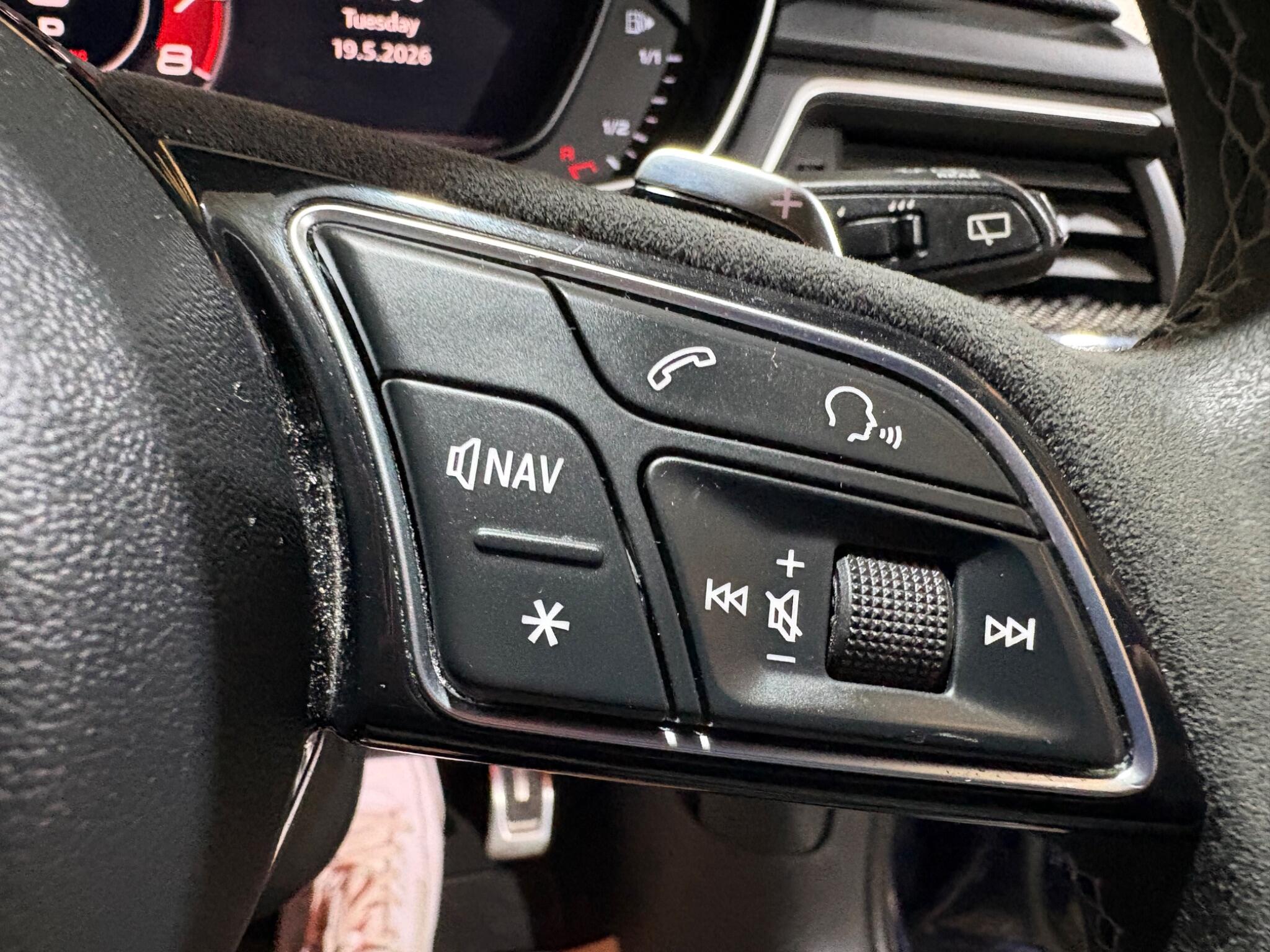 Audi RS4 Avant view 33
