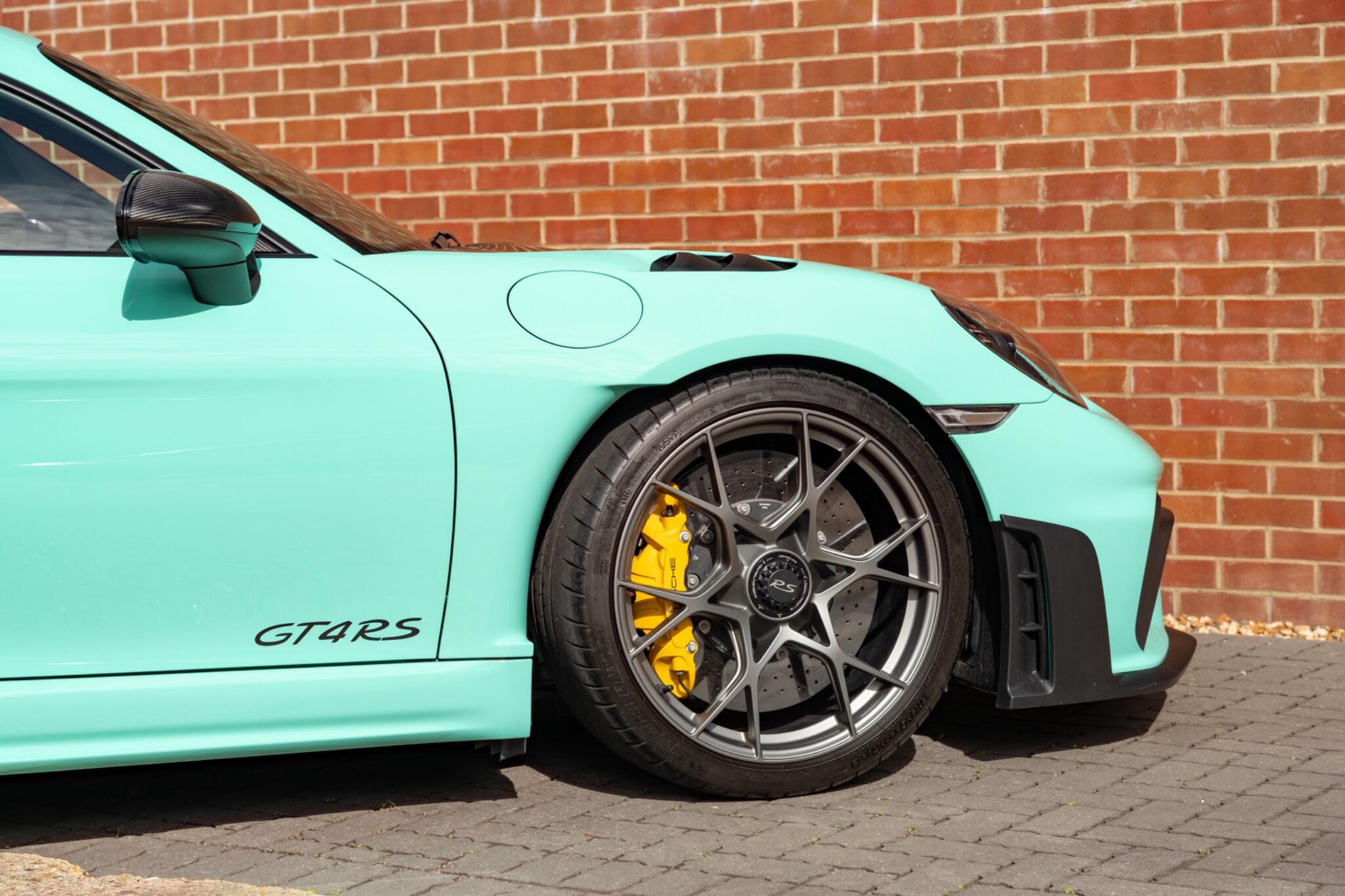 Porsche Cayman view 19