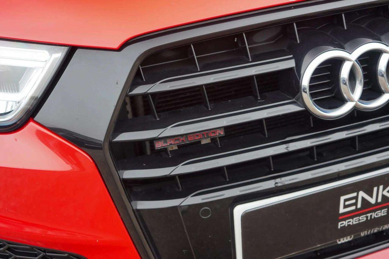 Audi Q3 view 12