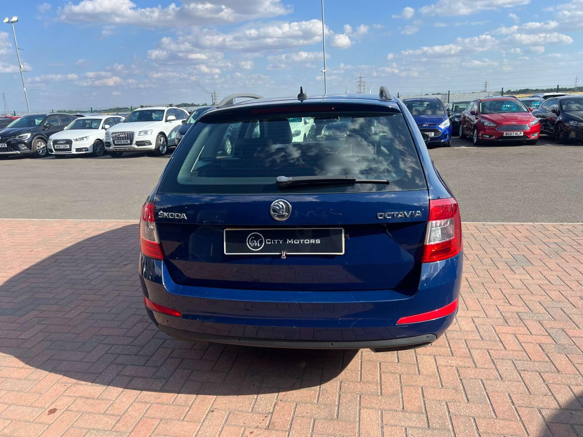 Skoda Octavia view 9