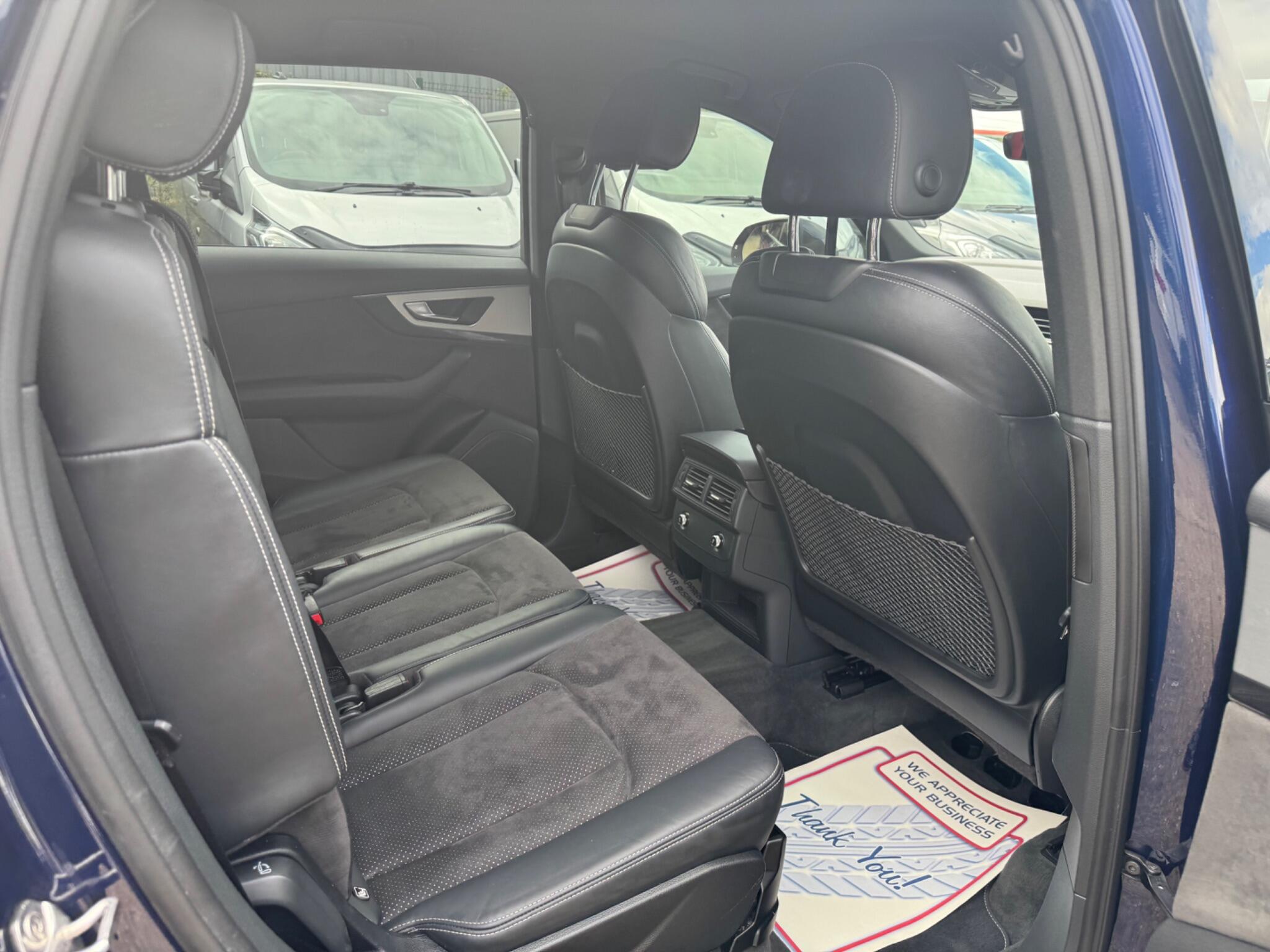Audi Q7 view 19