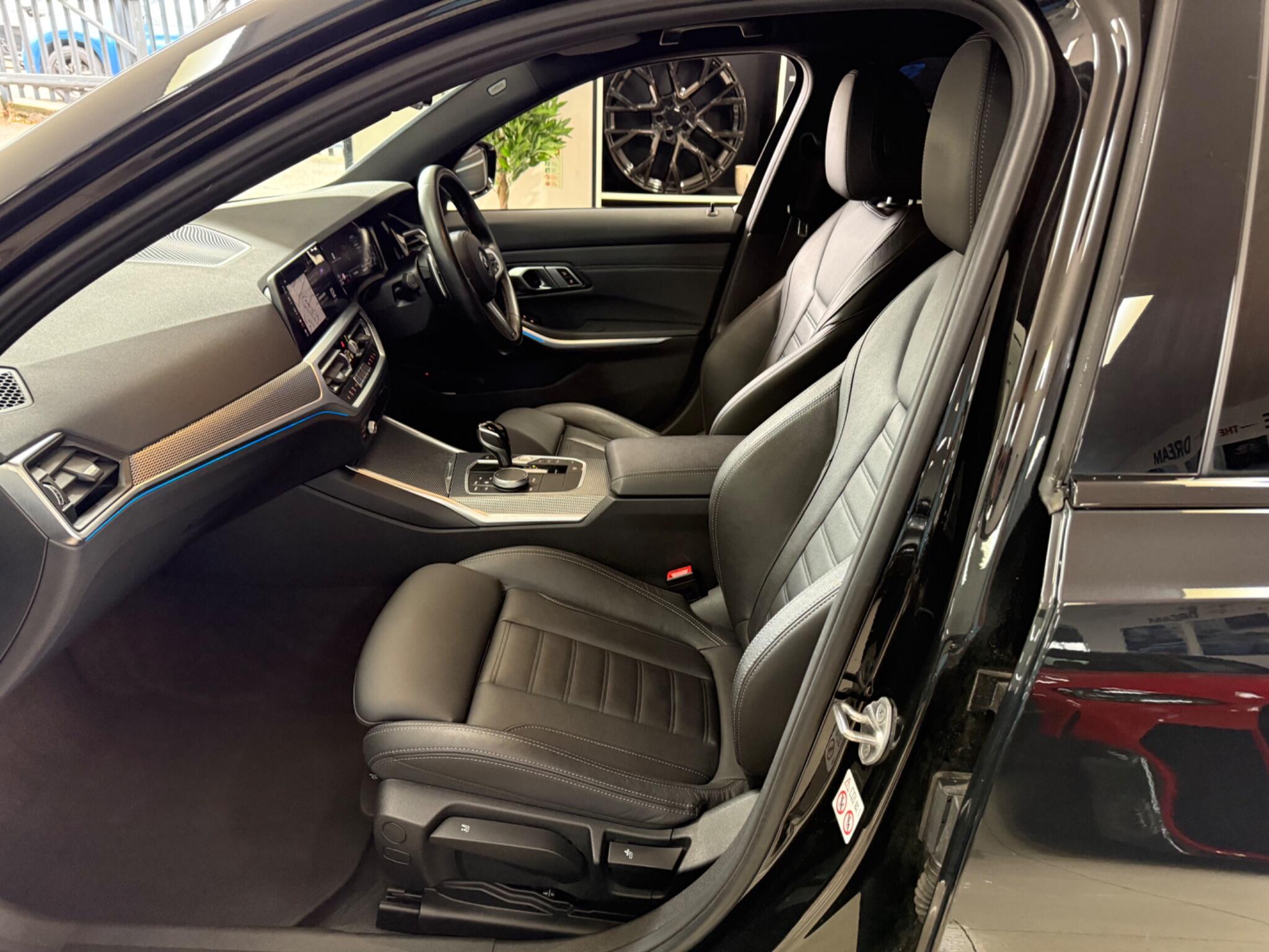 BMW 3 Series view 34