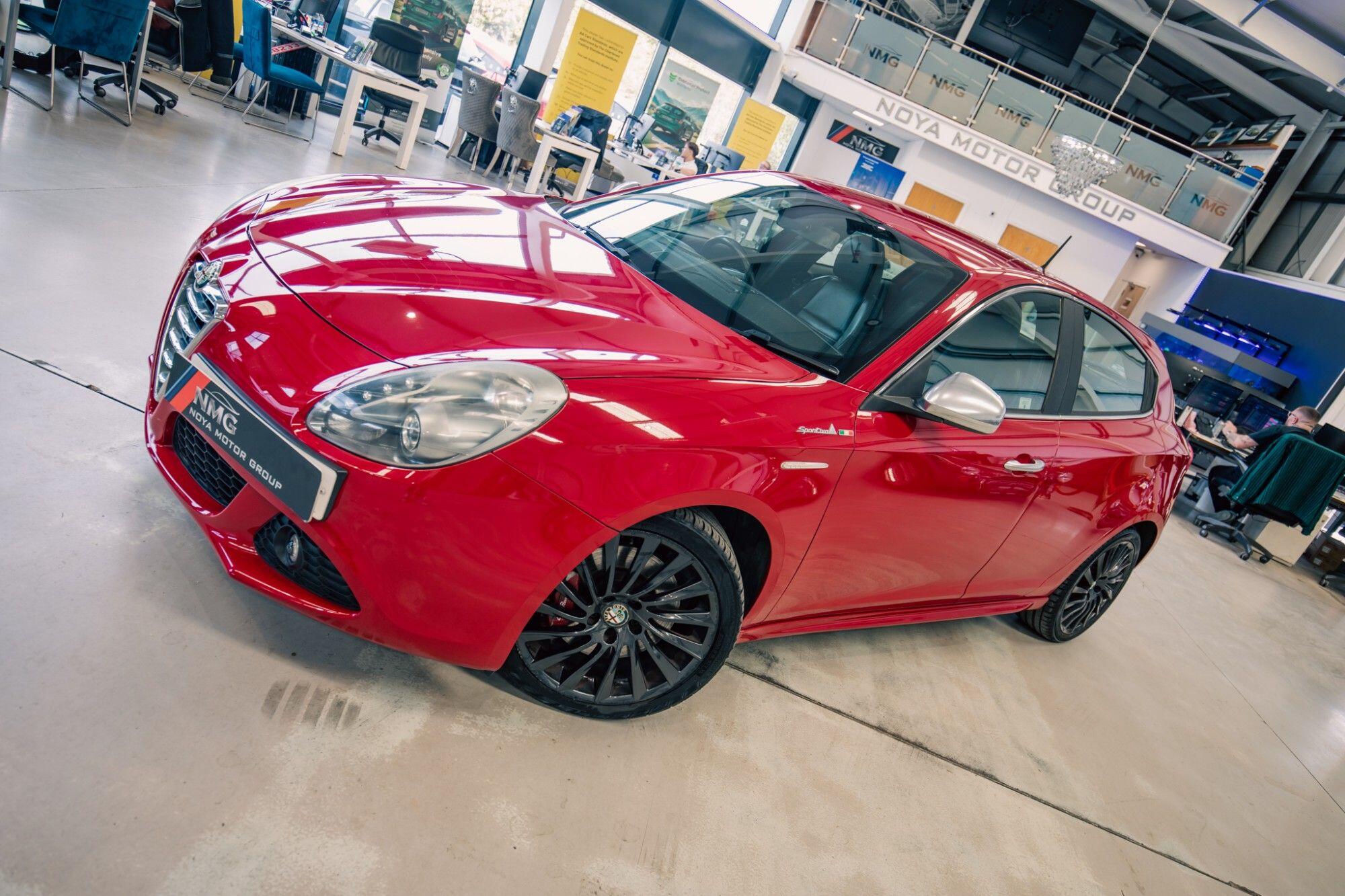 Alfa Romeo Giulietta view 5